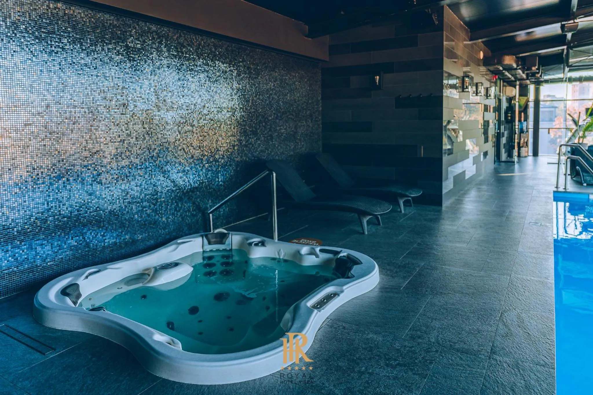 Hot Tub in Hotel Royal & Spa