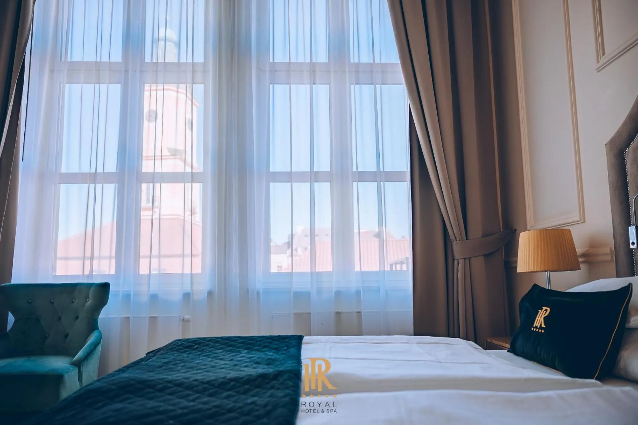 Bed in Hotel Royal & Spa