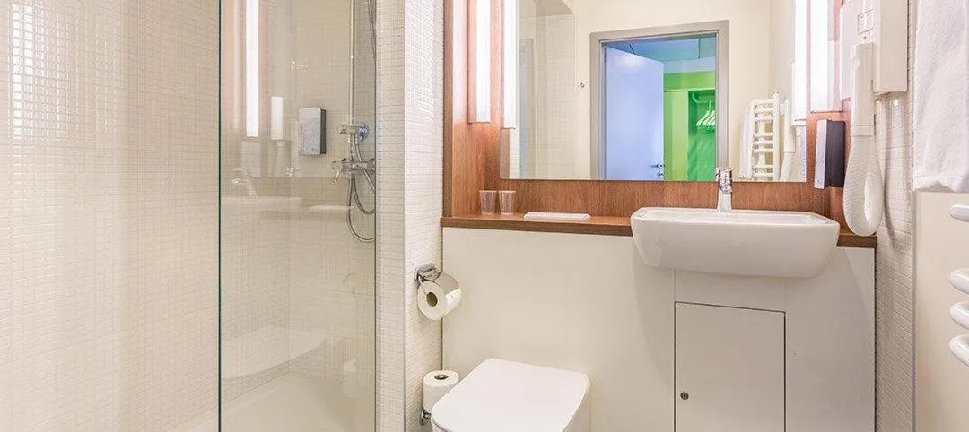 Bathroom in B&B Hotel Nowy Targ Centrum