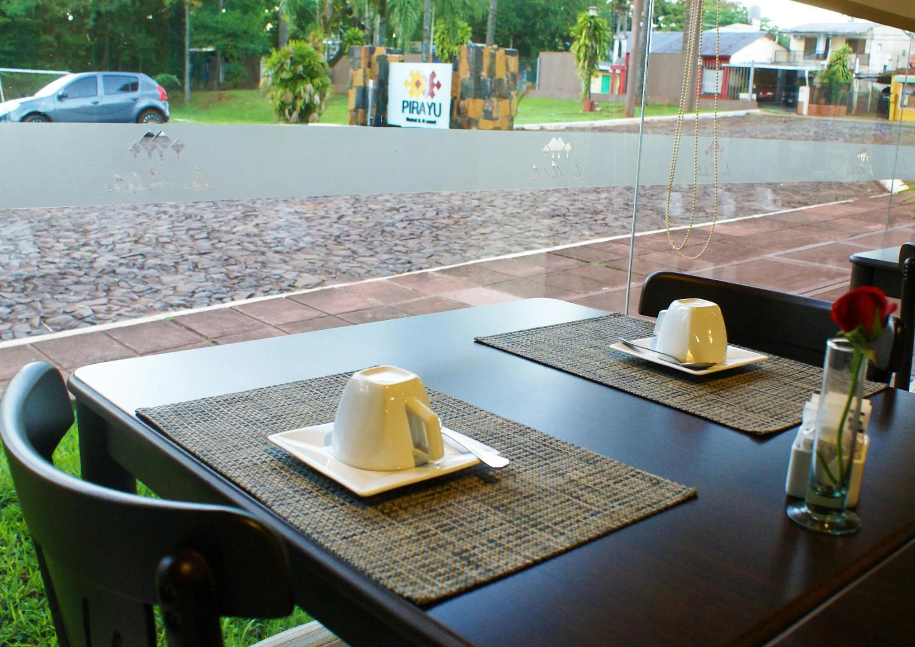 Restaurant/places to eat in Pirayu Hotel & Resort