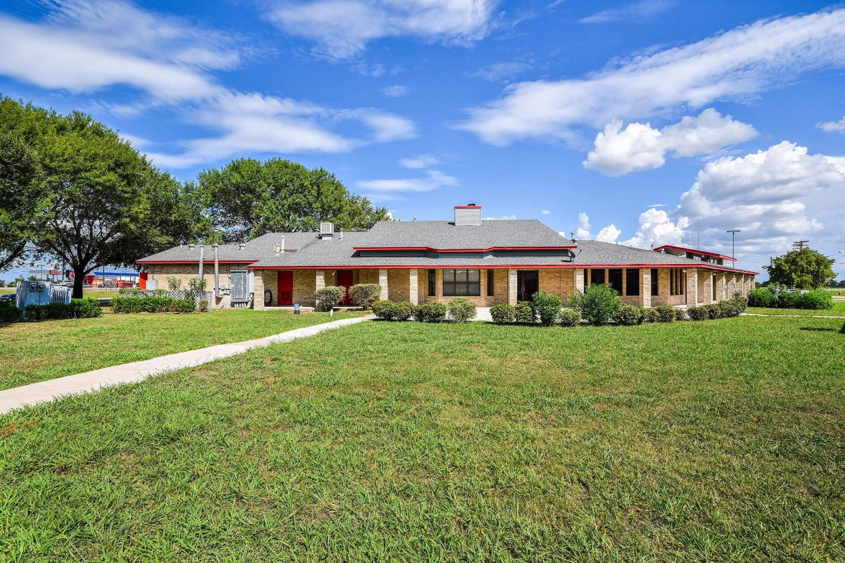 Facade/entrance in Americas Best Value Inn Lockhart TX