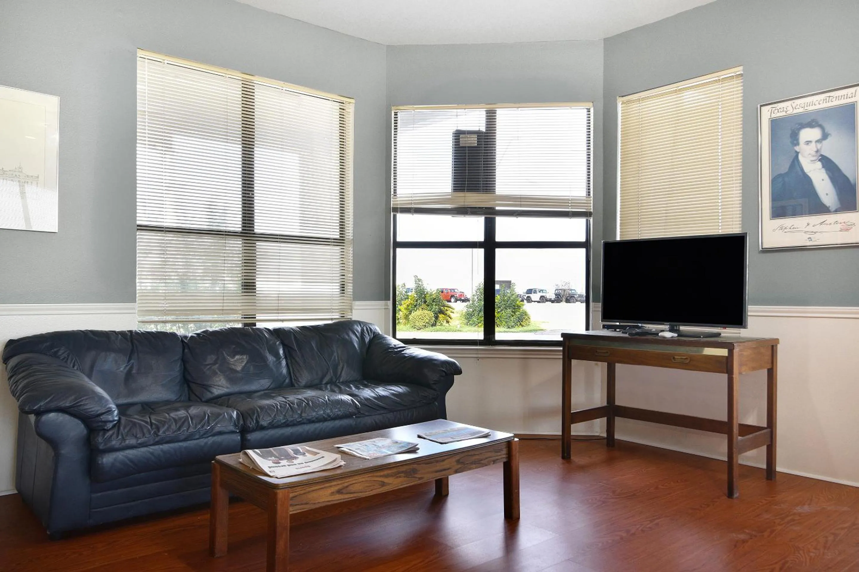 Seating area in Americas Best Value Inn Lockhart TX