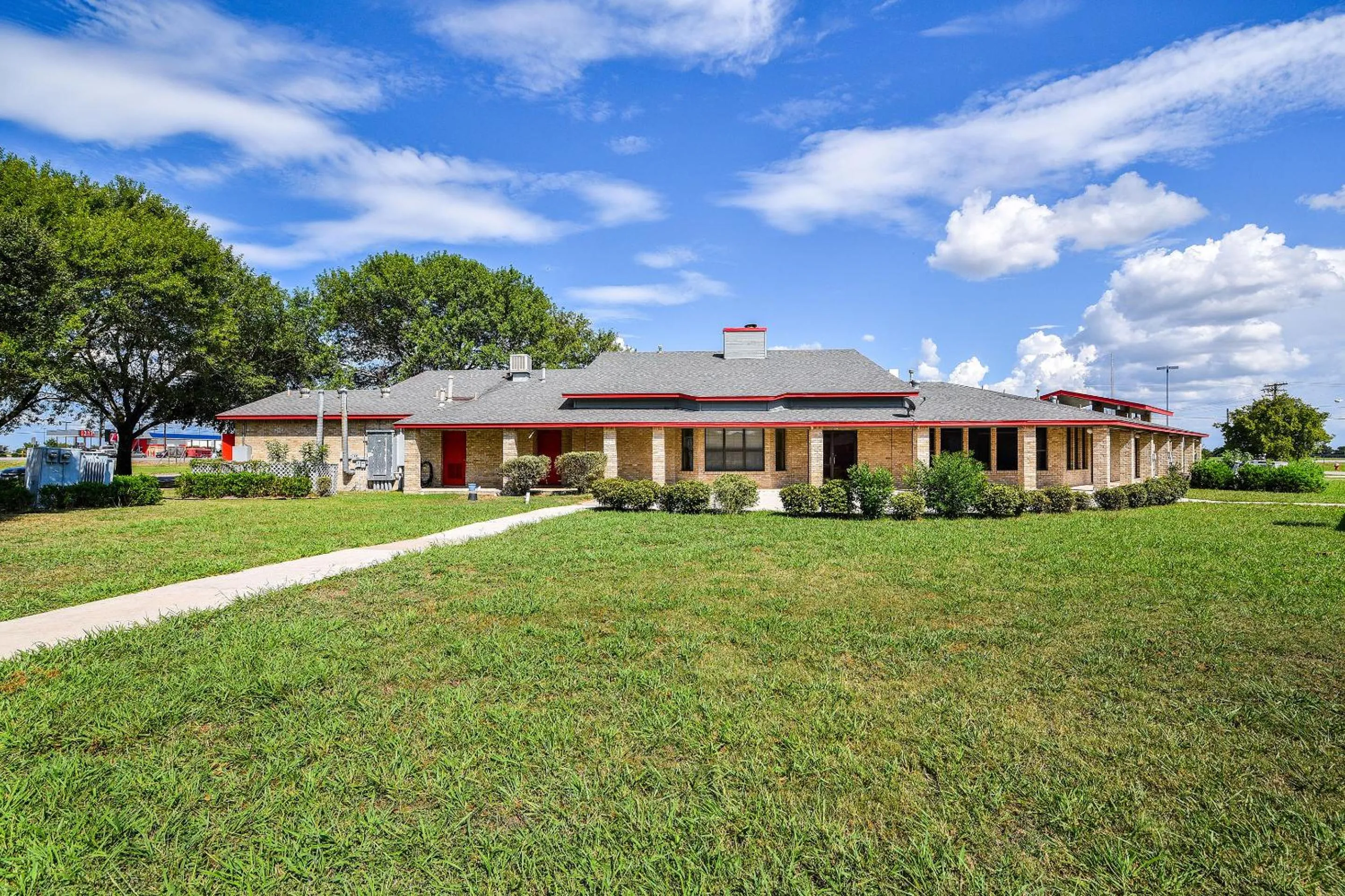 Facade/entrance in Americas Best Value Inn Lockhart TX