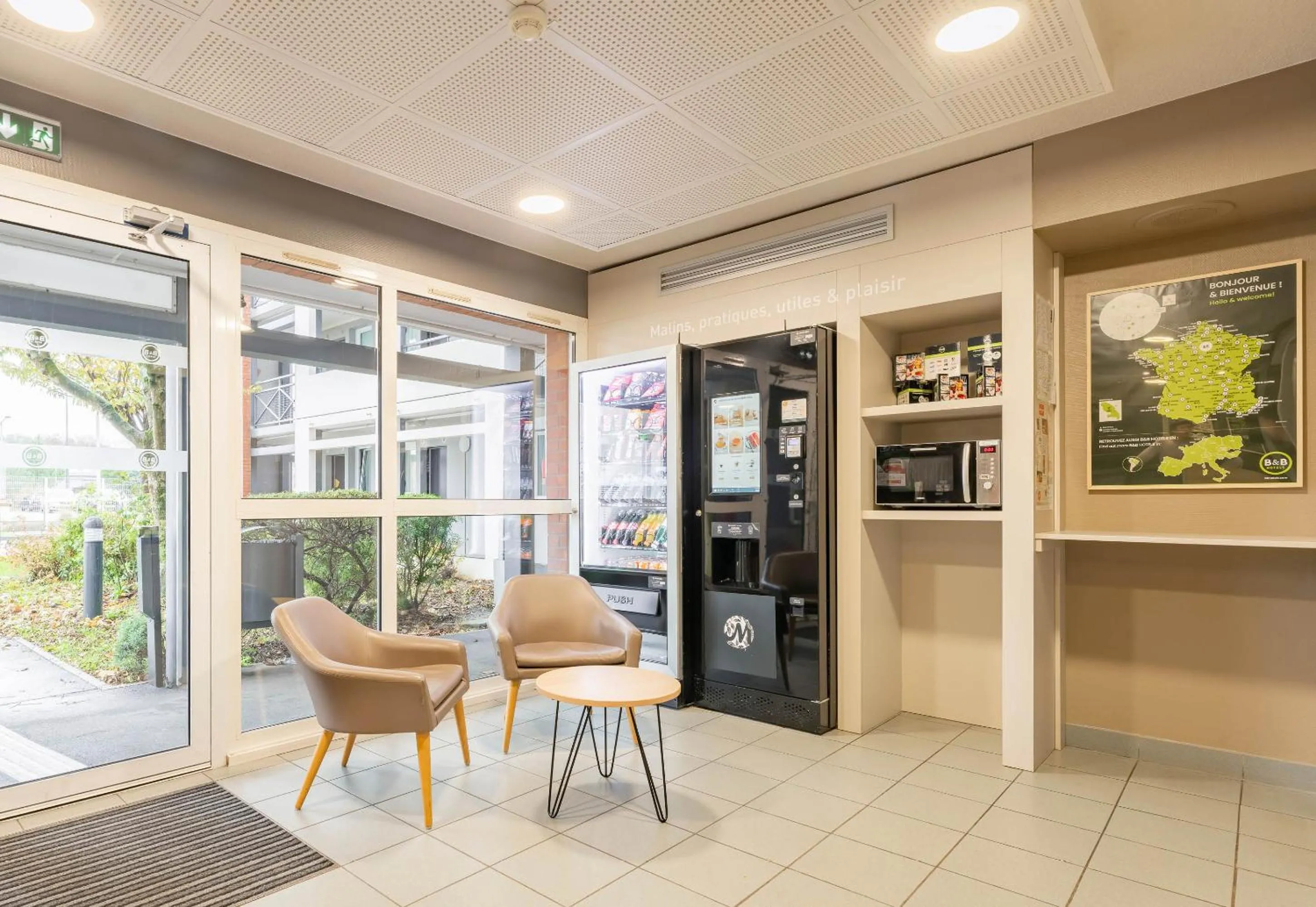 Property building in B&B HOTEL CALAIS Coquelles Tunnel sous La Manche