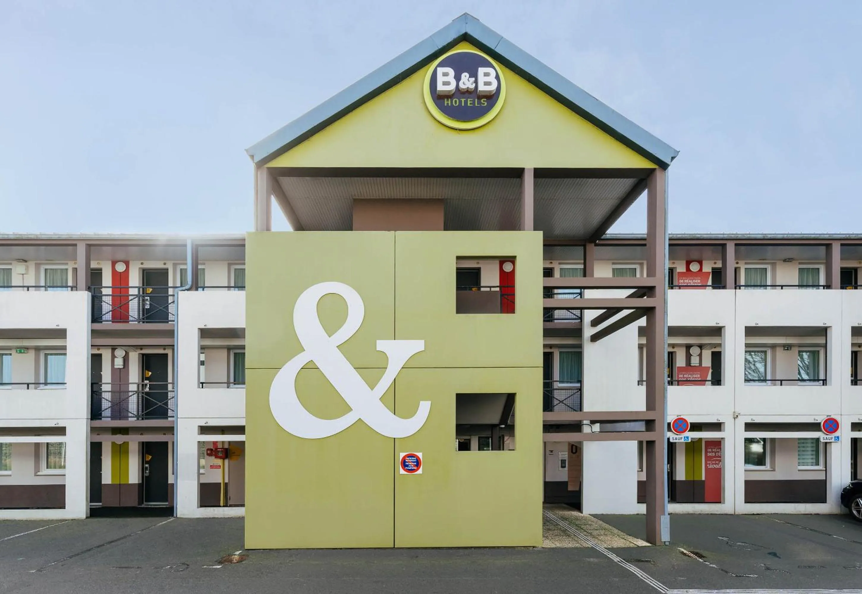 Property building in B&B HOTEL Saint-Nazaire Trignac