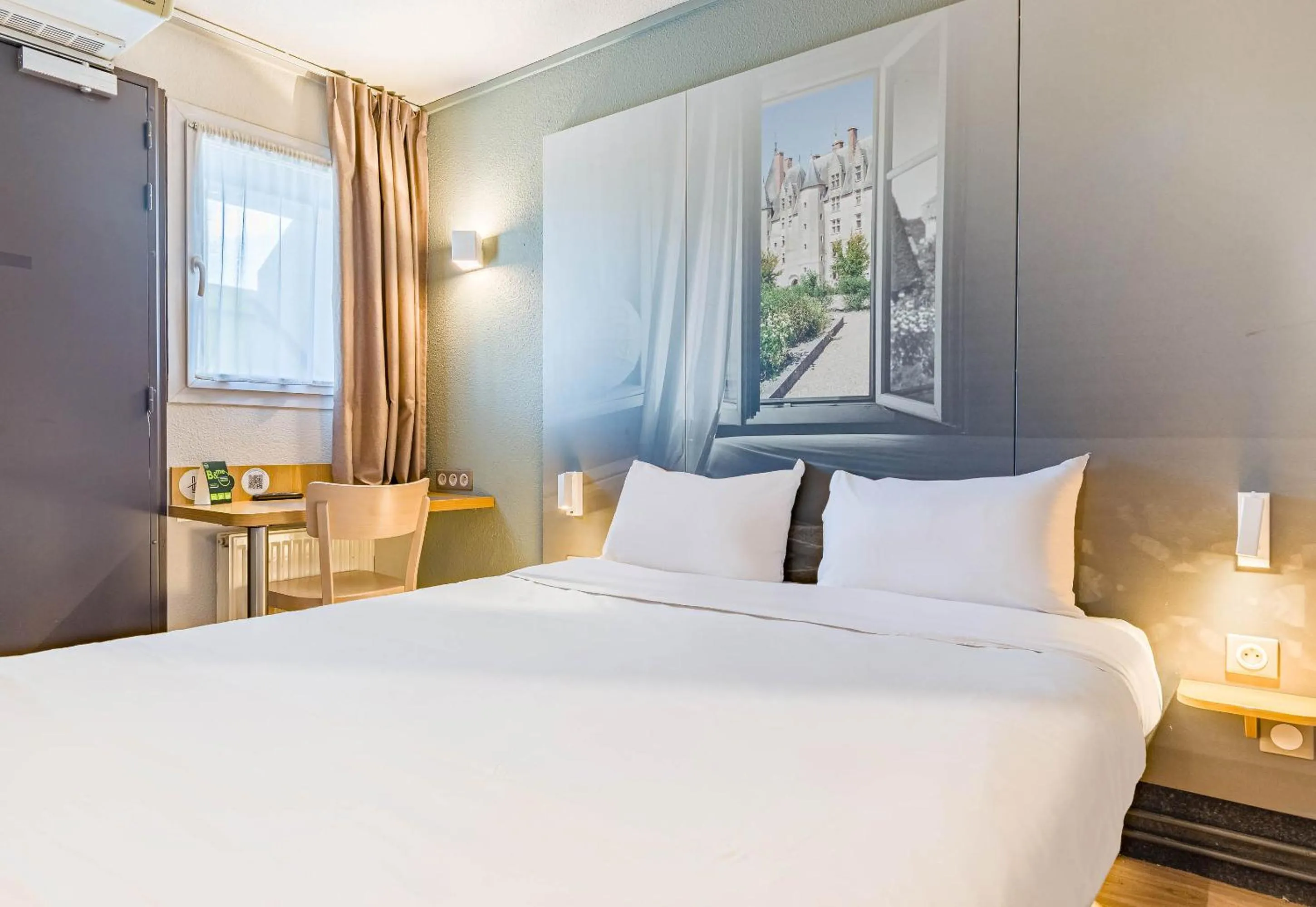 Bedroom, Bed in B&B HOTEL TOURS Sud Joué-lès-Tours