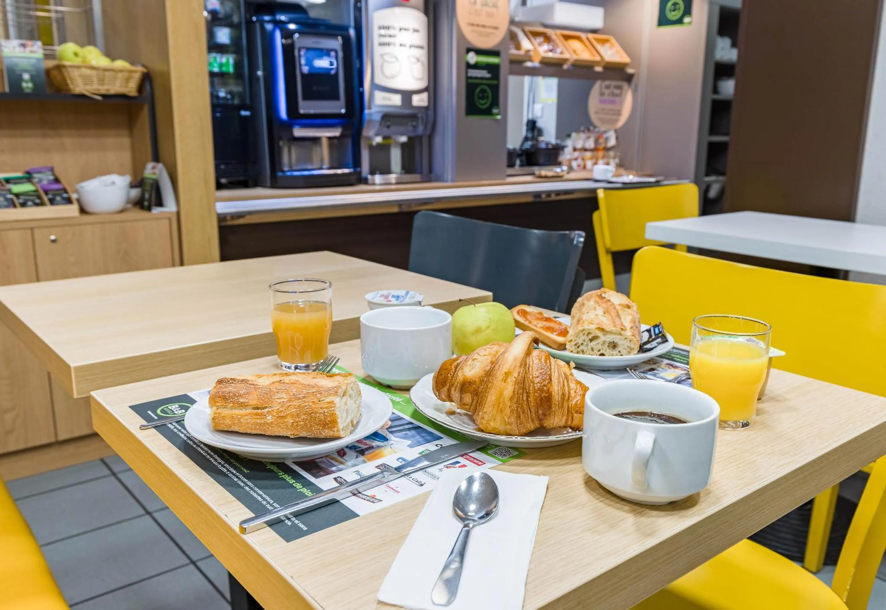 Breakfast in B&B HOTEL TOURS Sud Joué-lès-Tours