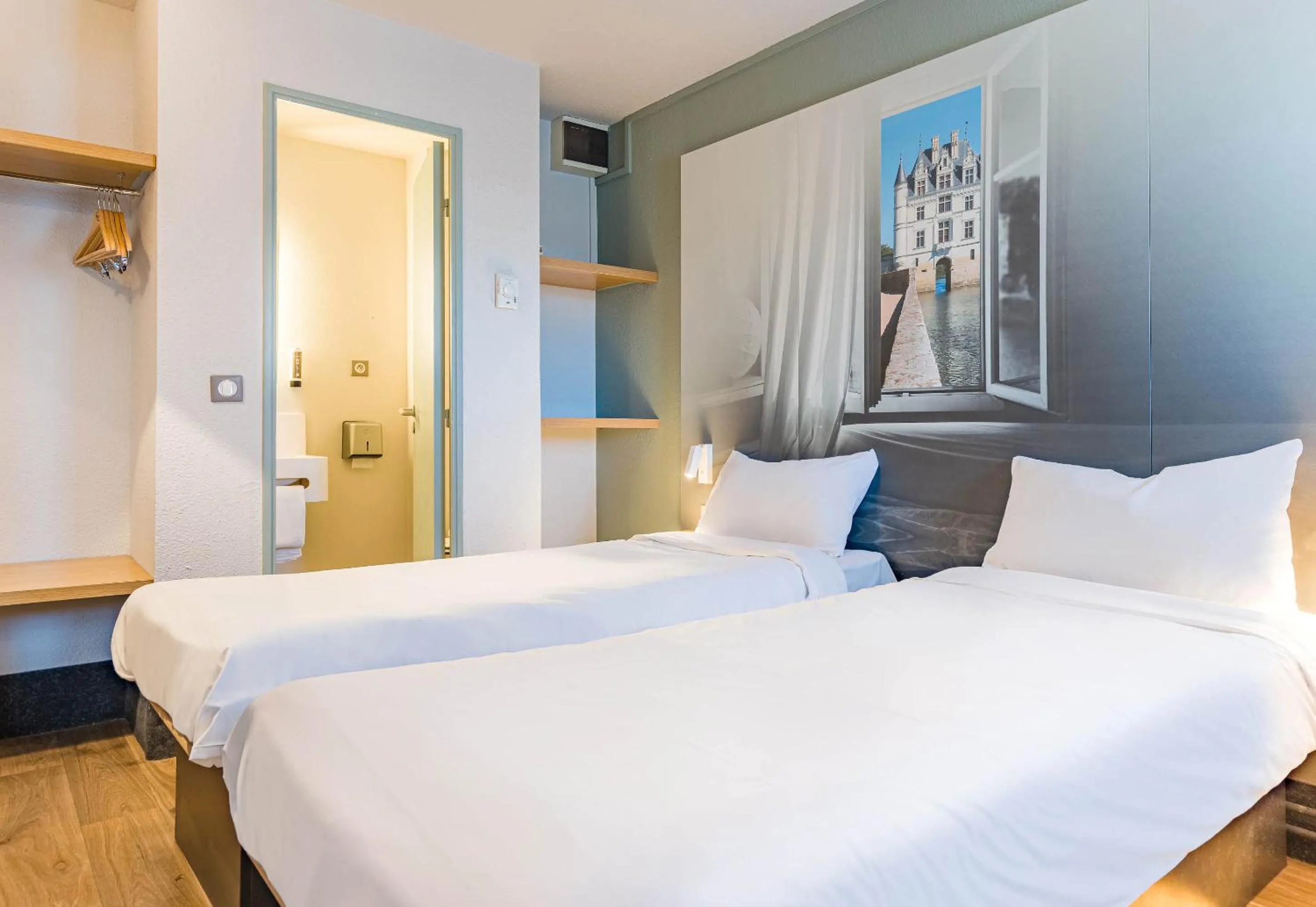 Bedroom, Bed in B&B HOTEL TOURS Sud Joué-lès-Tours