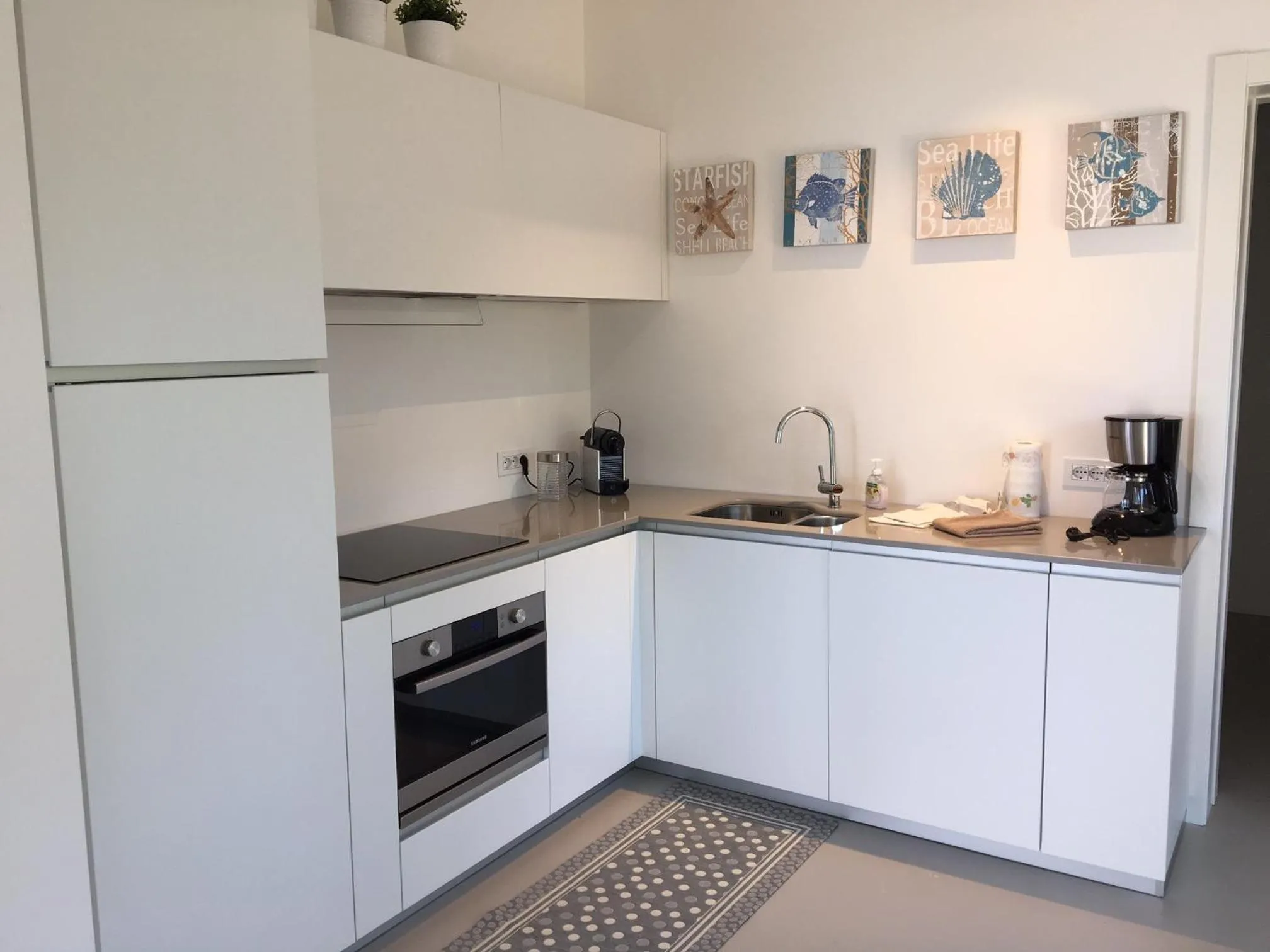 Coffee/tea facilities in Villa Poseidon