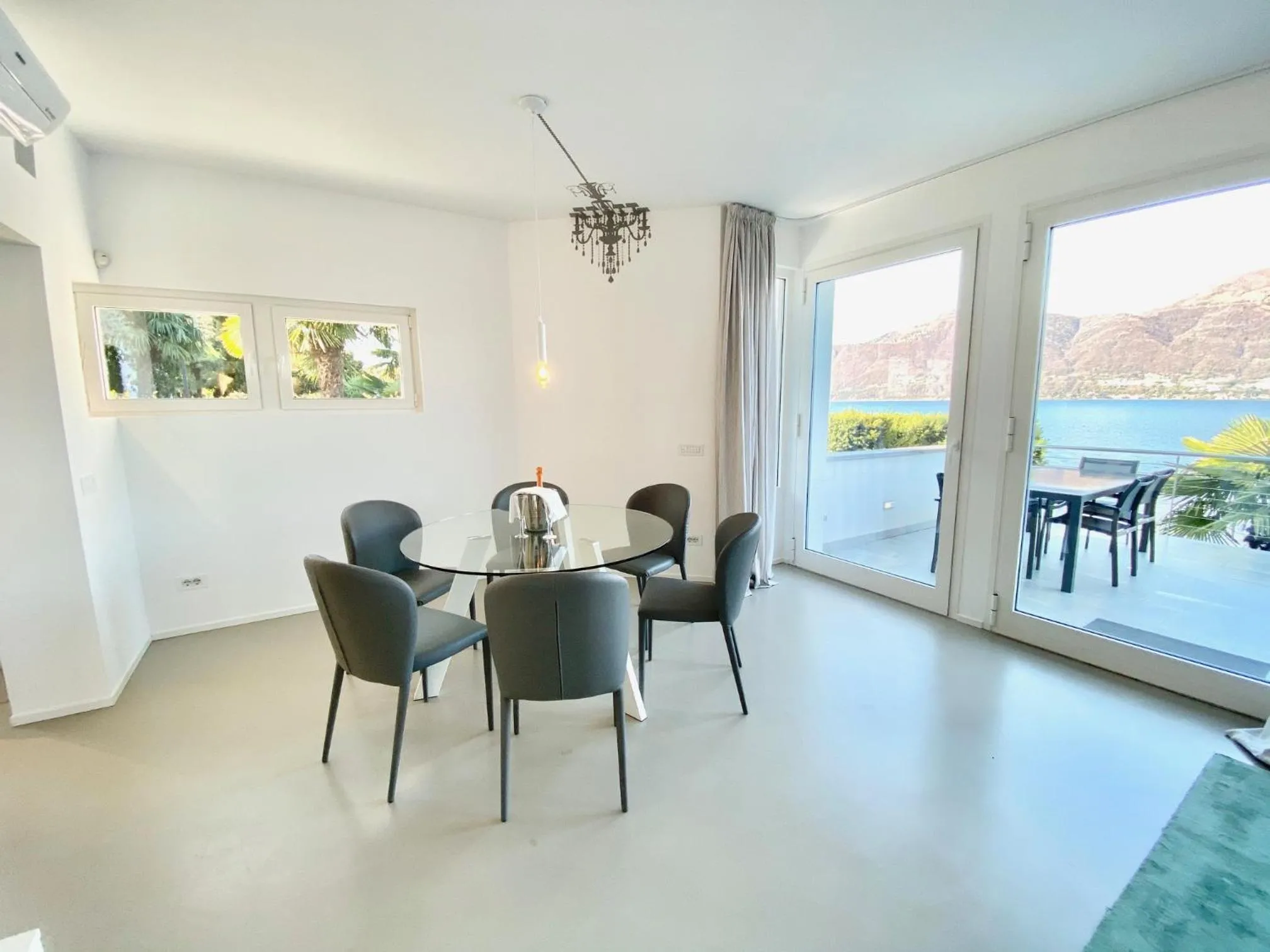 Dining area in Villa Poseidon