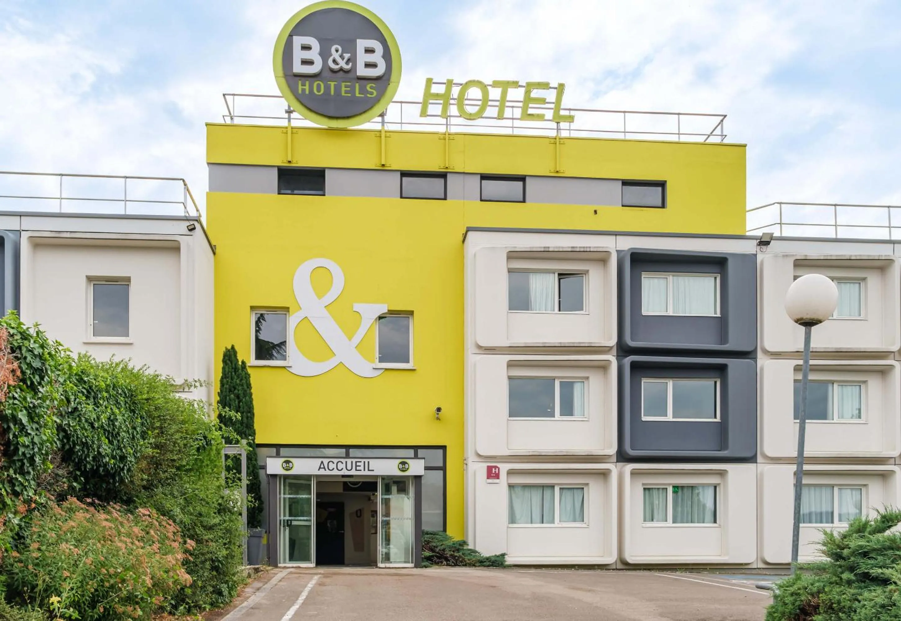 Property building in B&B HOTEL Besançon Chateaufarine