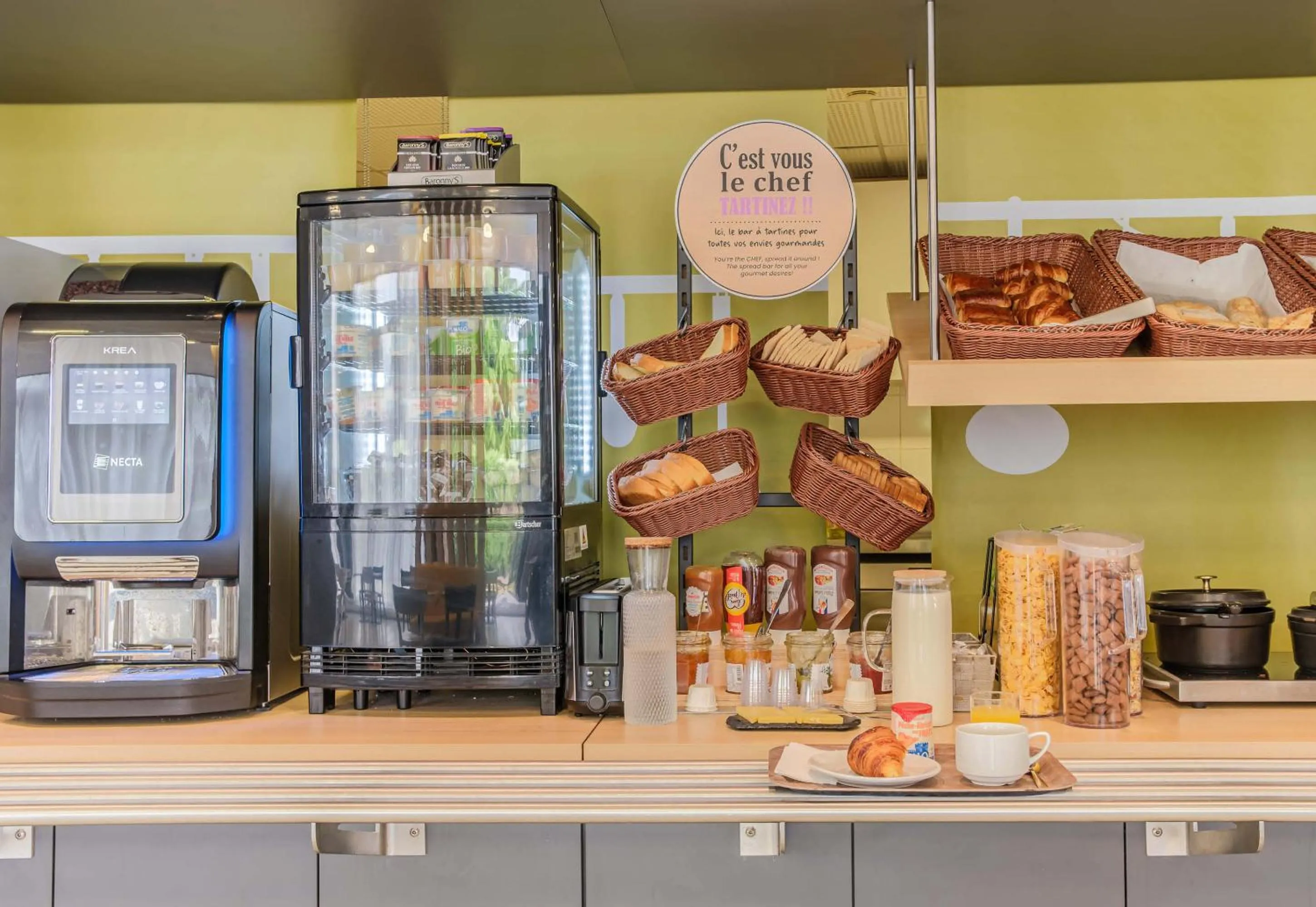 Breakfast in B&B HOTEL Besançon Chateaufarine