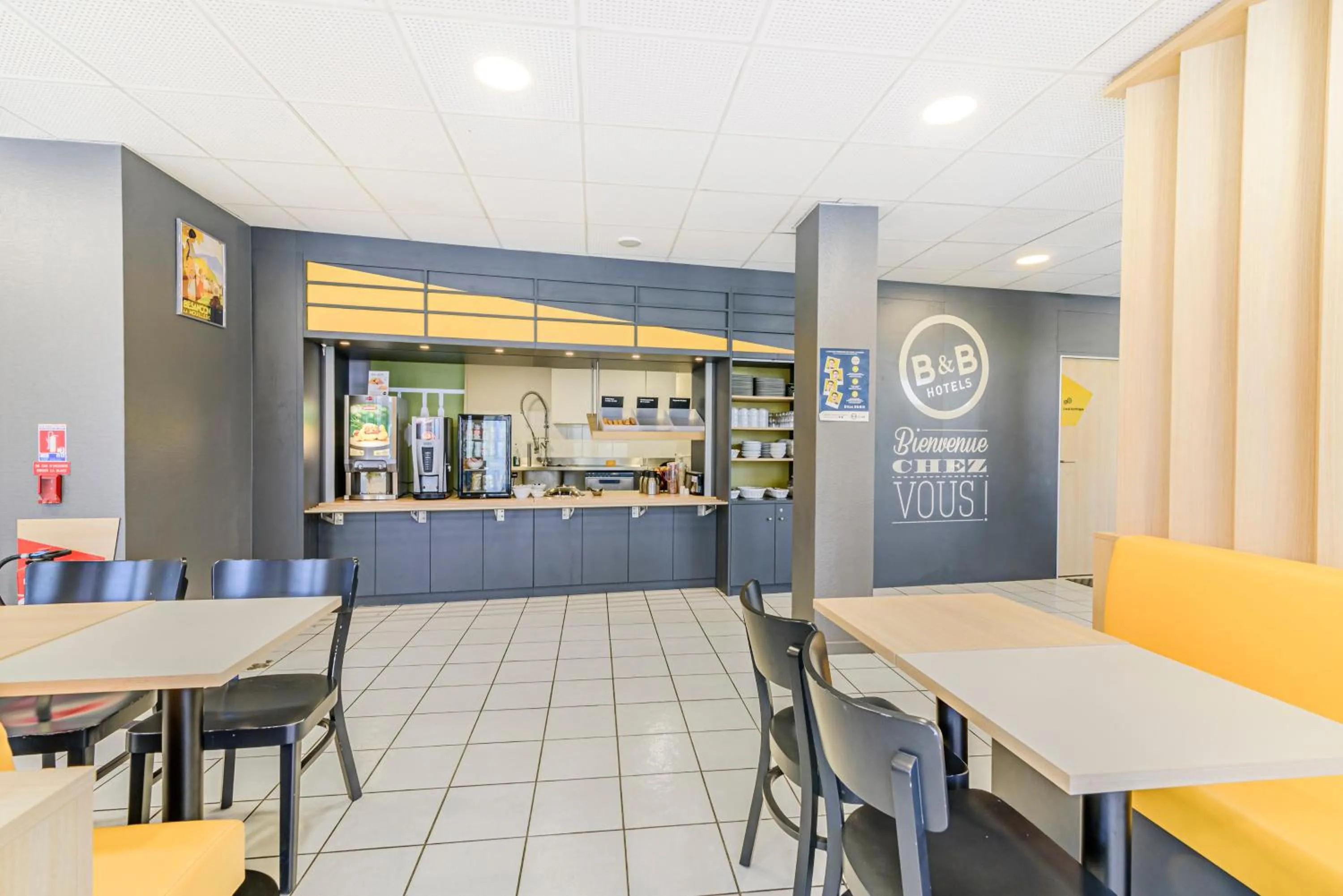 Buffet breakfast in B&B HOTEL Besançon Chateaufarine