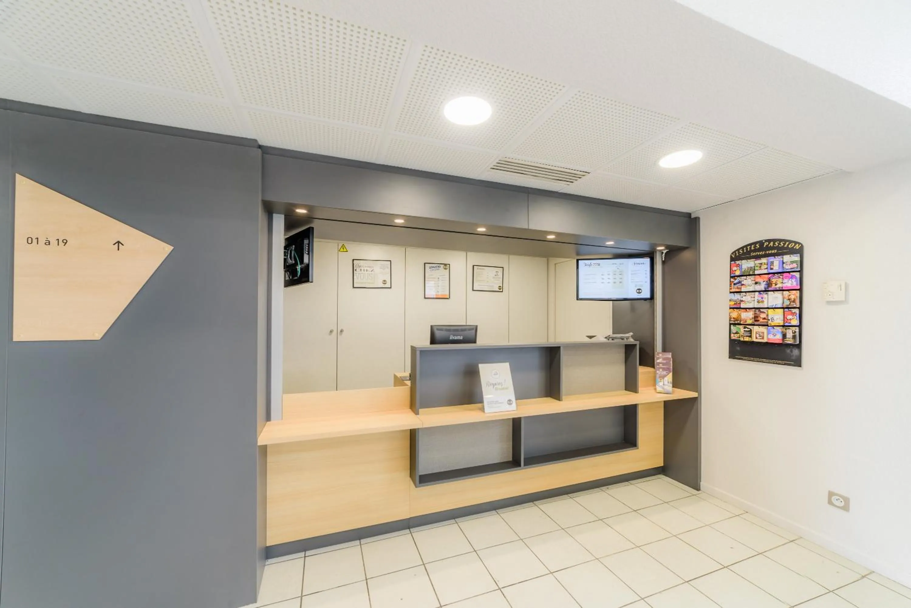 Lobby or reception in B&B HOTEL Besançon Chateaufarine