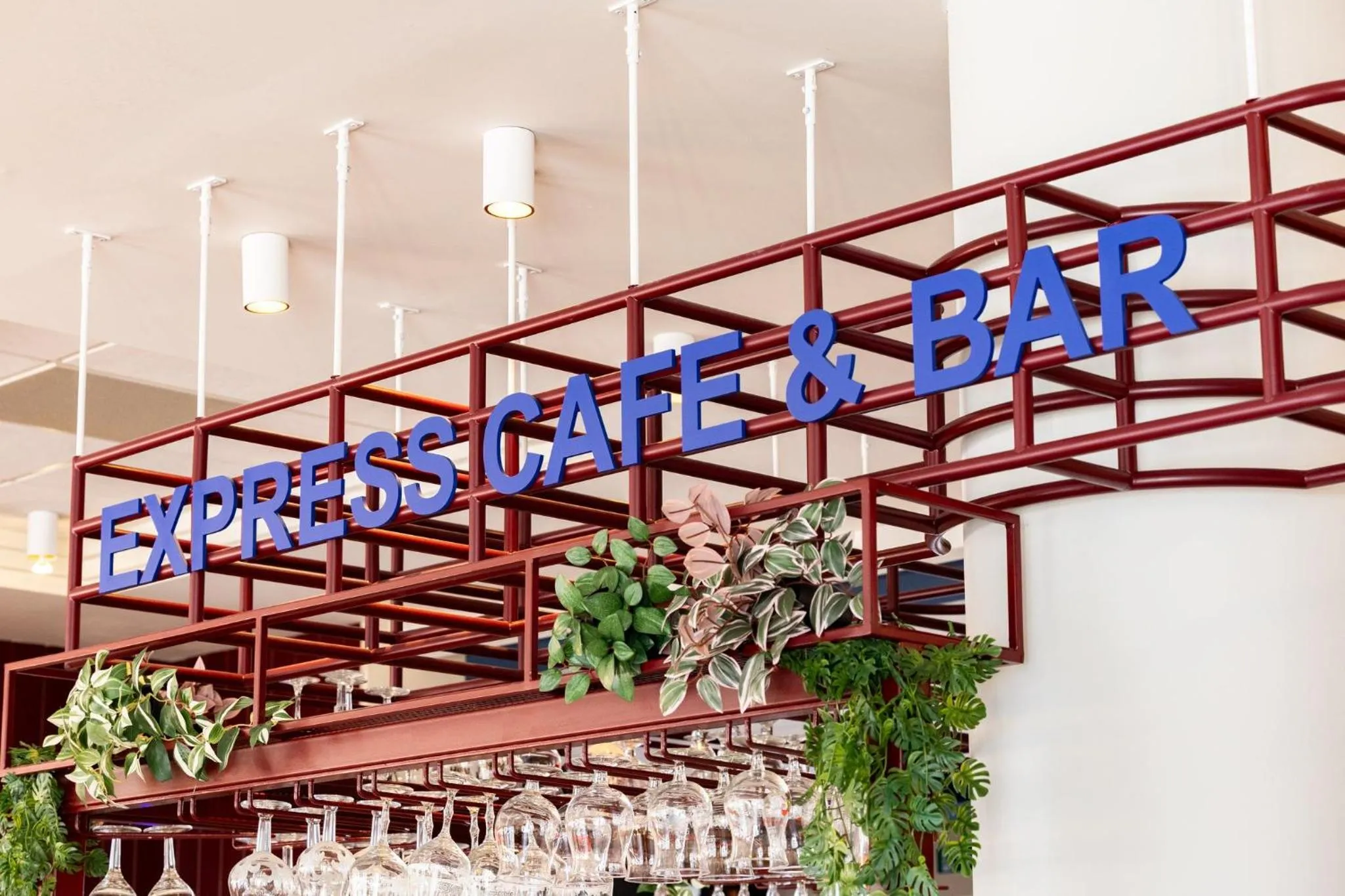 Lounge or bar in Holiday Inn Express Antwerpen City North by IHG