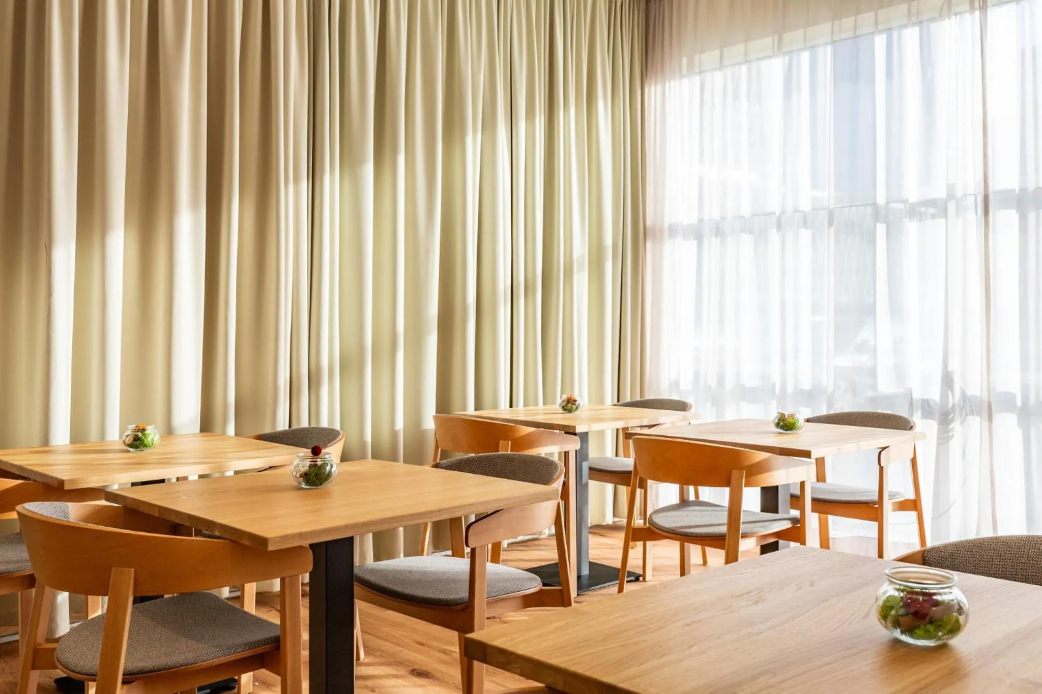 Meeting/conference room in Holiday Inn Express Antwerpen City North by IHG