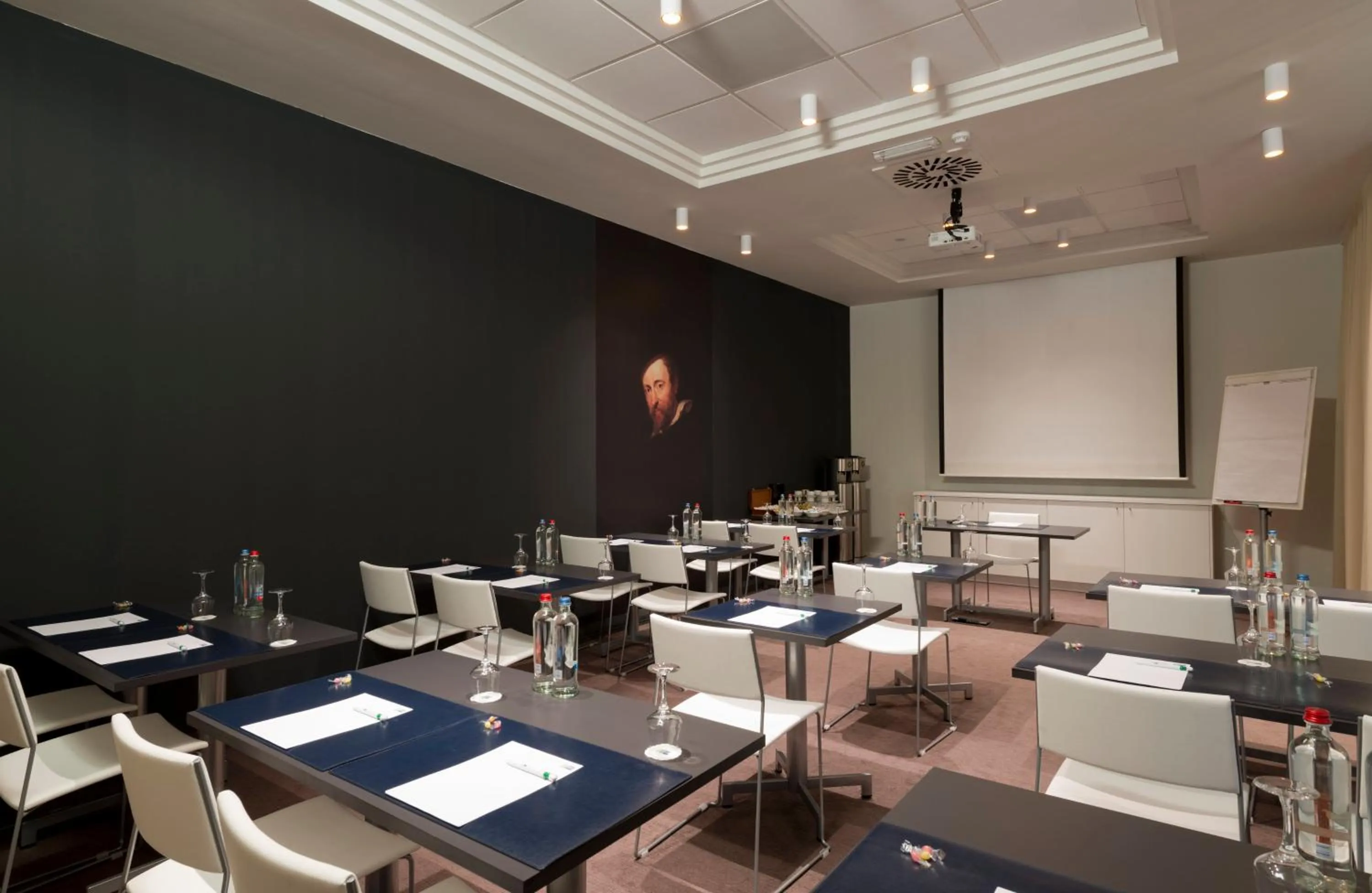 Meeting/conference room in Holiday Inn Express Antwerpen City North by IHG