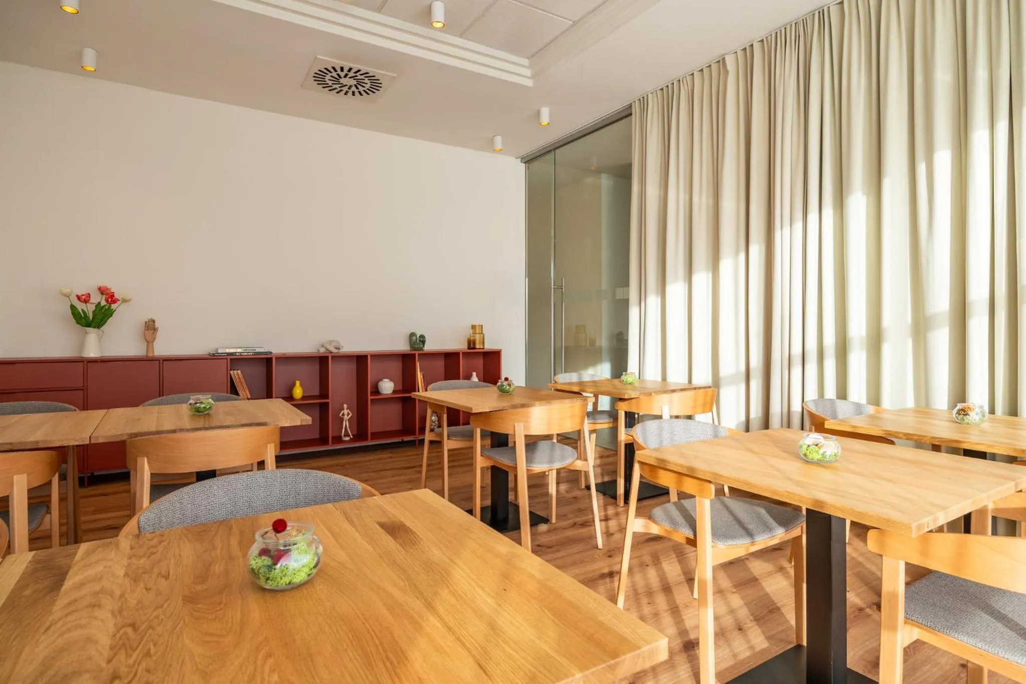 Breakfast in Holiday Inn Express Antwerpen City North by IHG