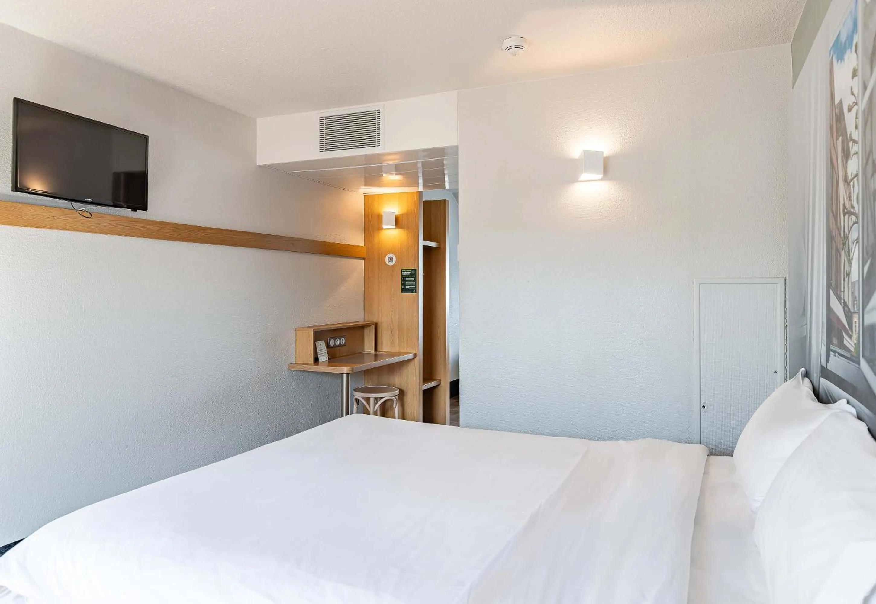 Bedroom, Bed in B&B HOTEL Tours Parc Expo St-Avertin