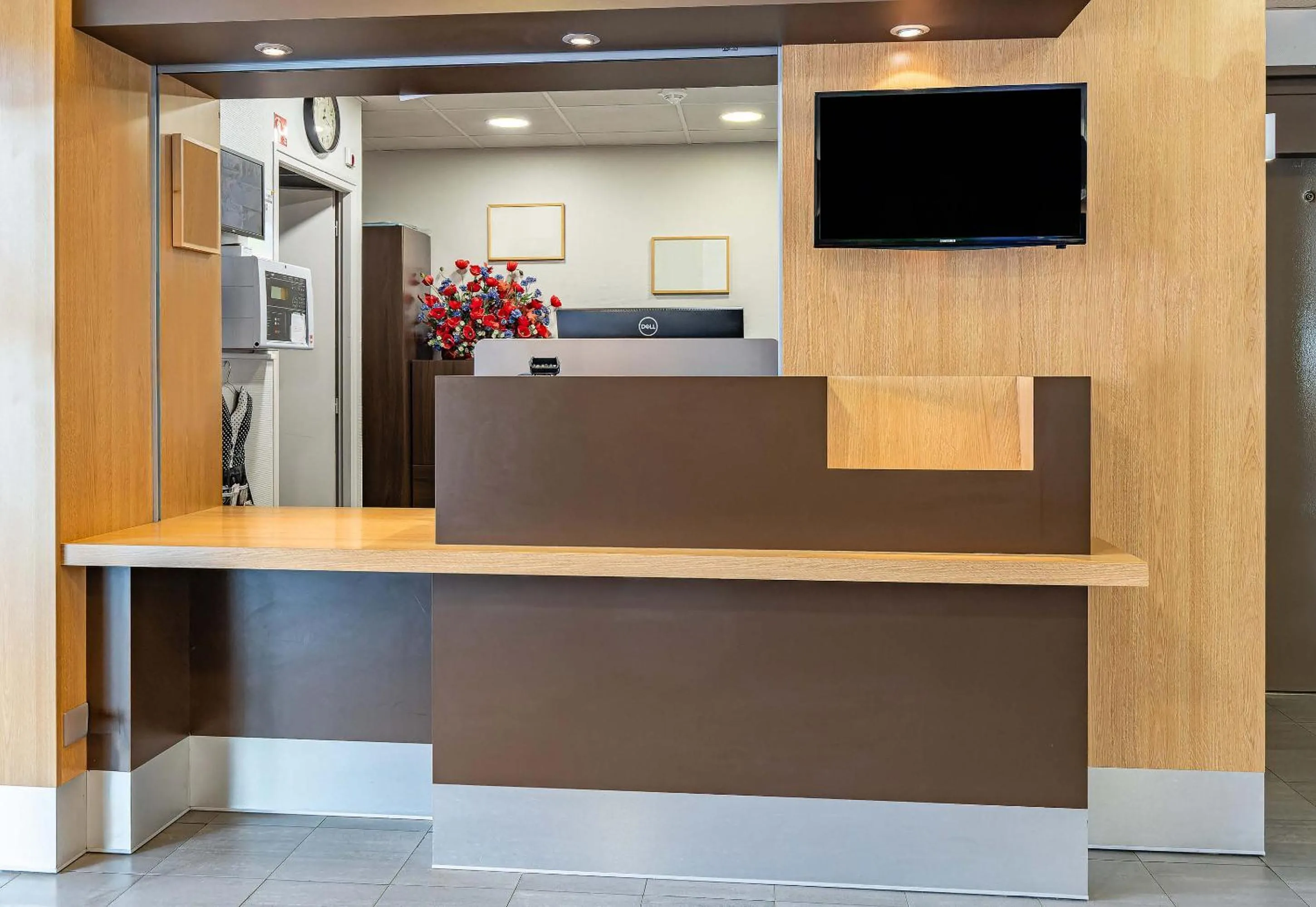 Lobby or reception in B&B HOTEL Tours Parc Expo St-Avertin