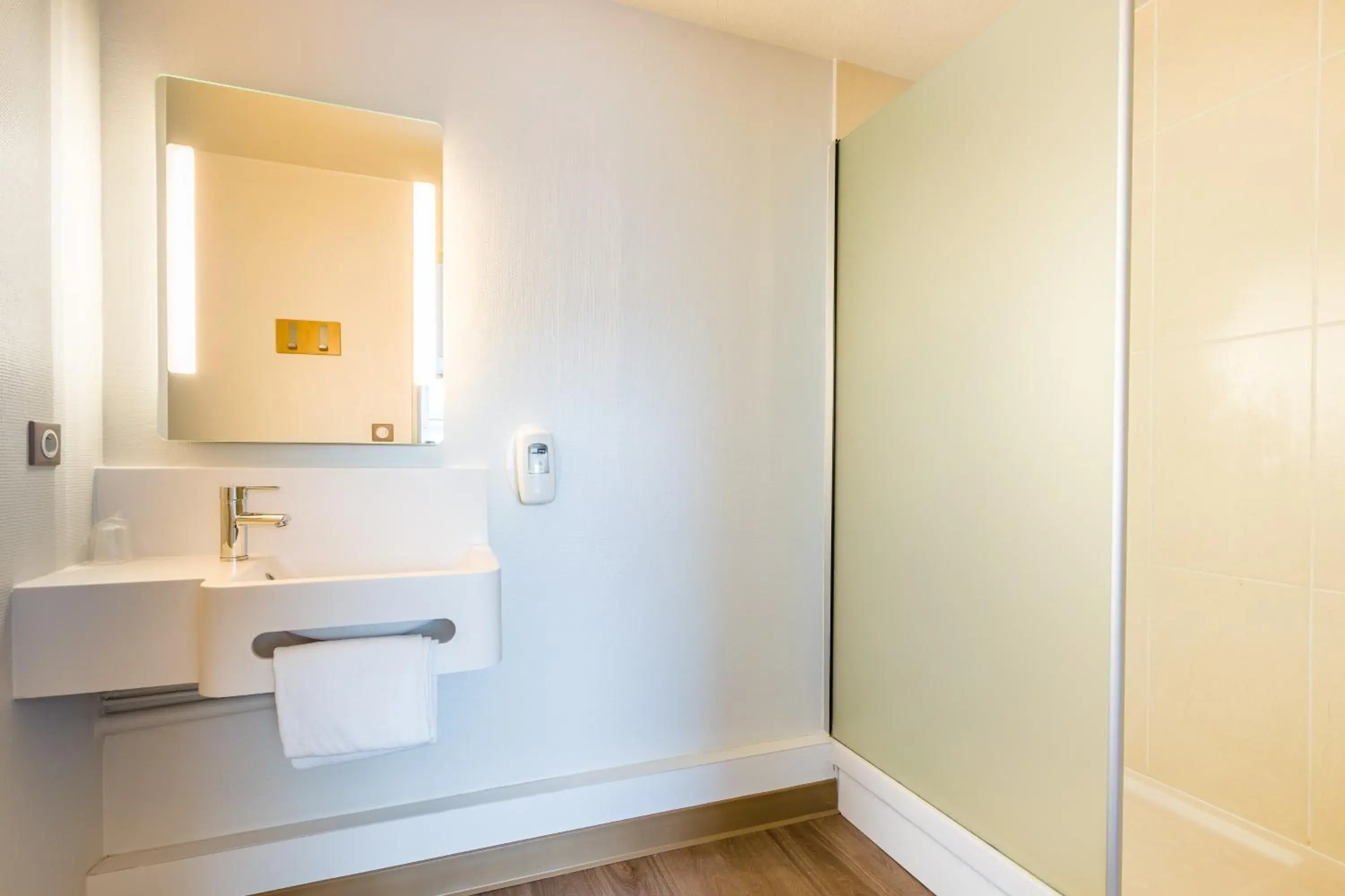 Twin Room in B&B HOTEL Tours Parc Expo St-Avertin Twin Room in B&B HOTEL Tours Parc Expo St-Avertin