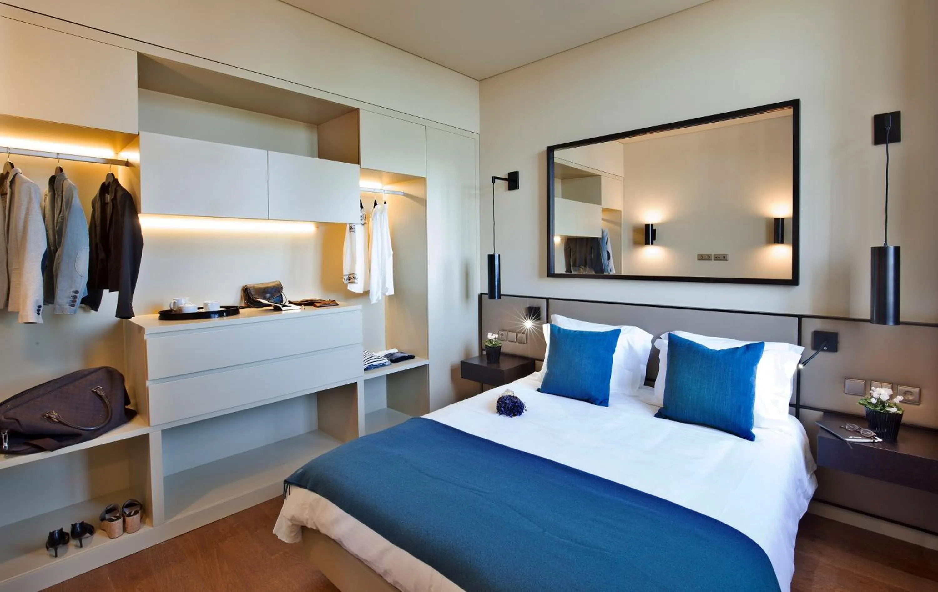 Bedroom, Bed in Lisbon Five Stars Apartments 8 Building