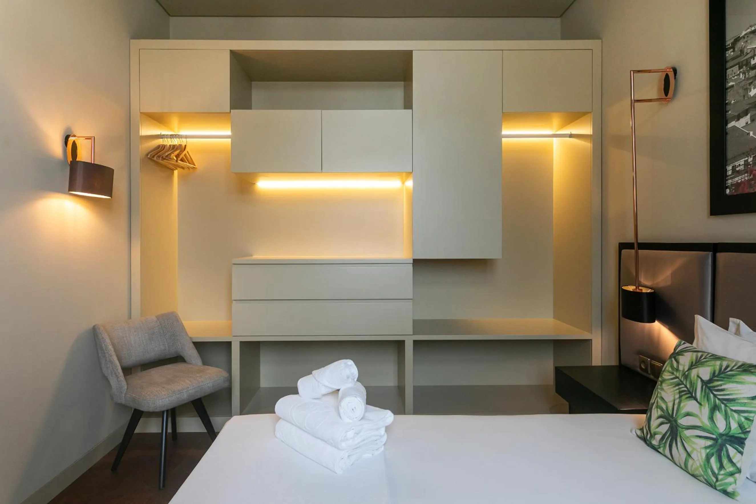 Bed in Lisbon Five Stars Apartments 8 Building