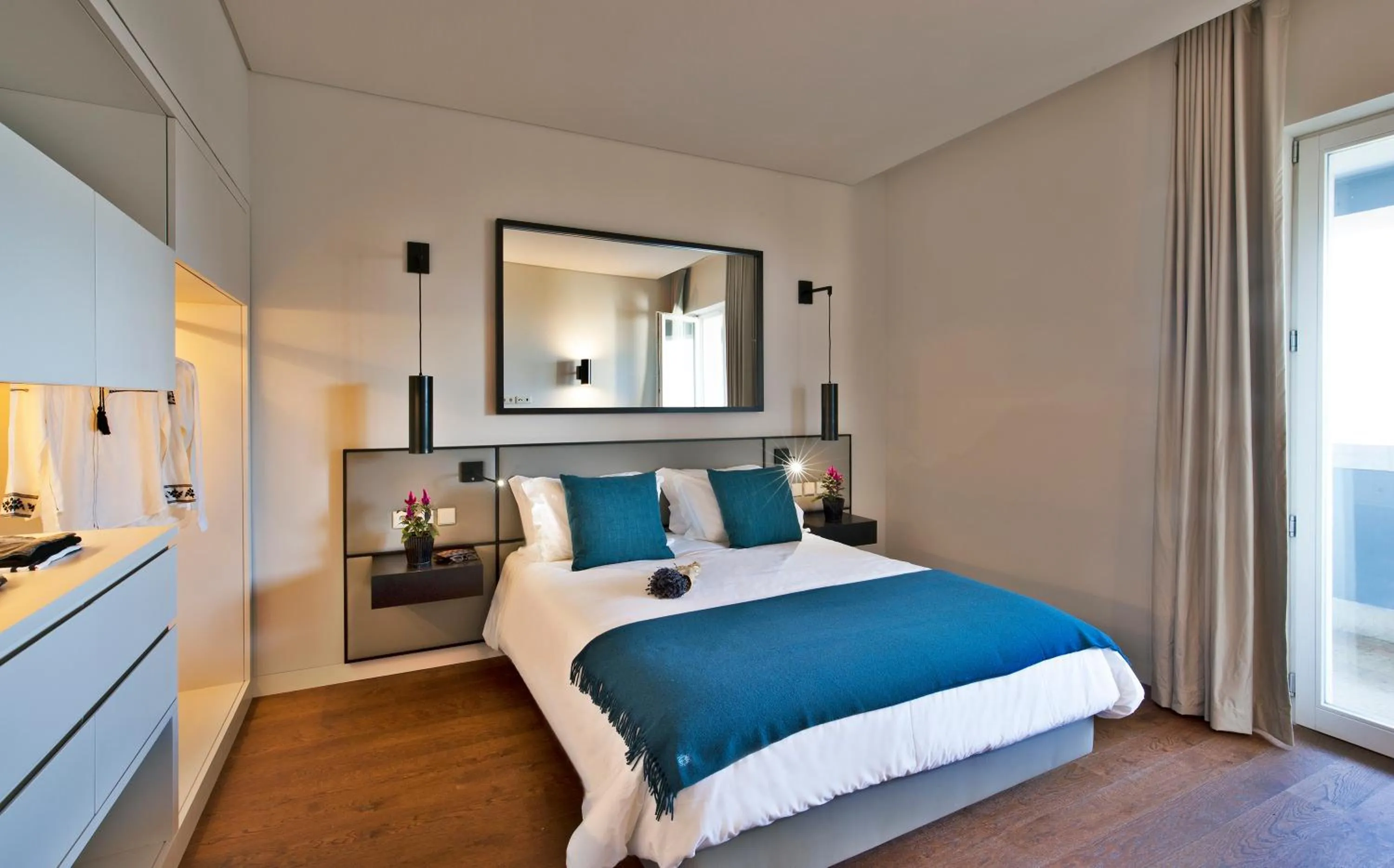 Bedroom, Bed in Lisbon Five Stars Apartments 8 Building