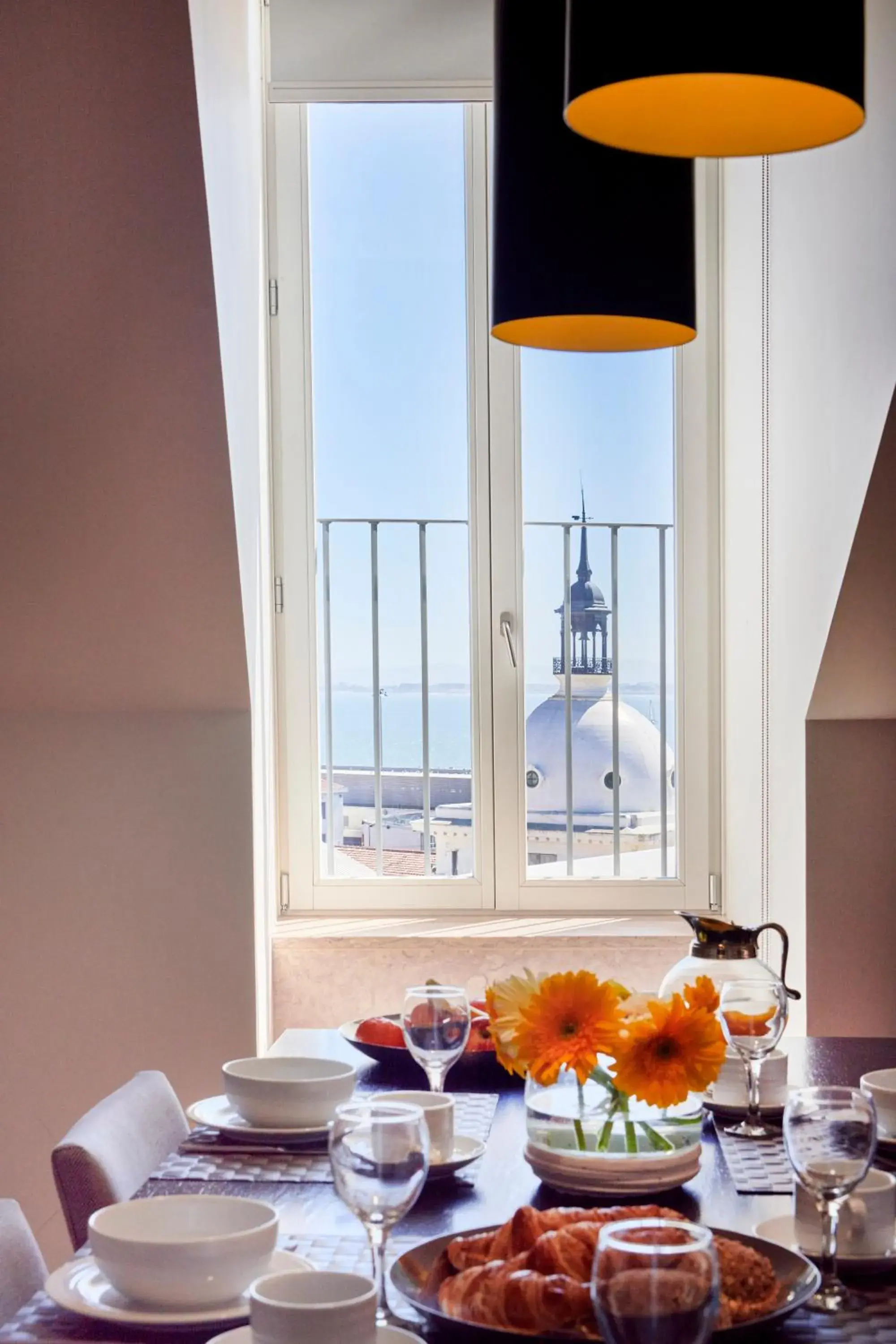 Food and drinks in Lisbon Five Stars Apartments 8 Building Food and drinks in Lisbon Five Stars Apartments 8 Building