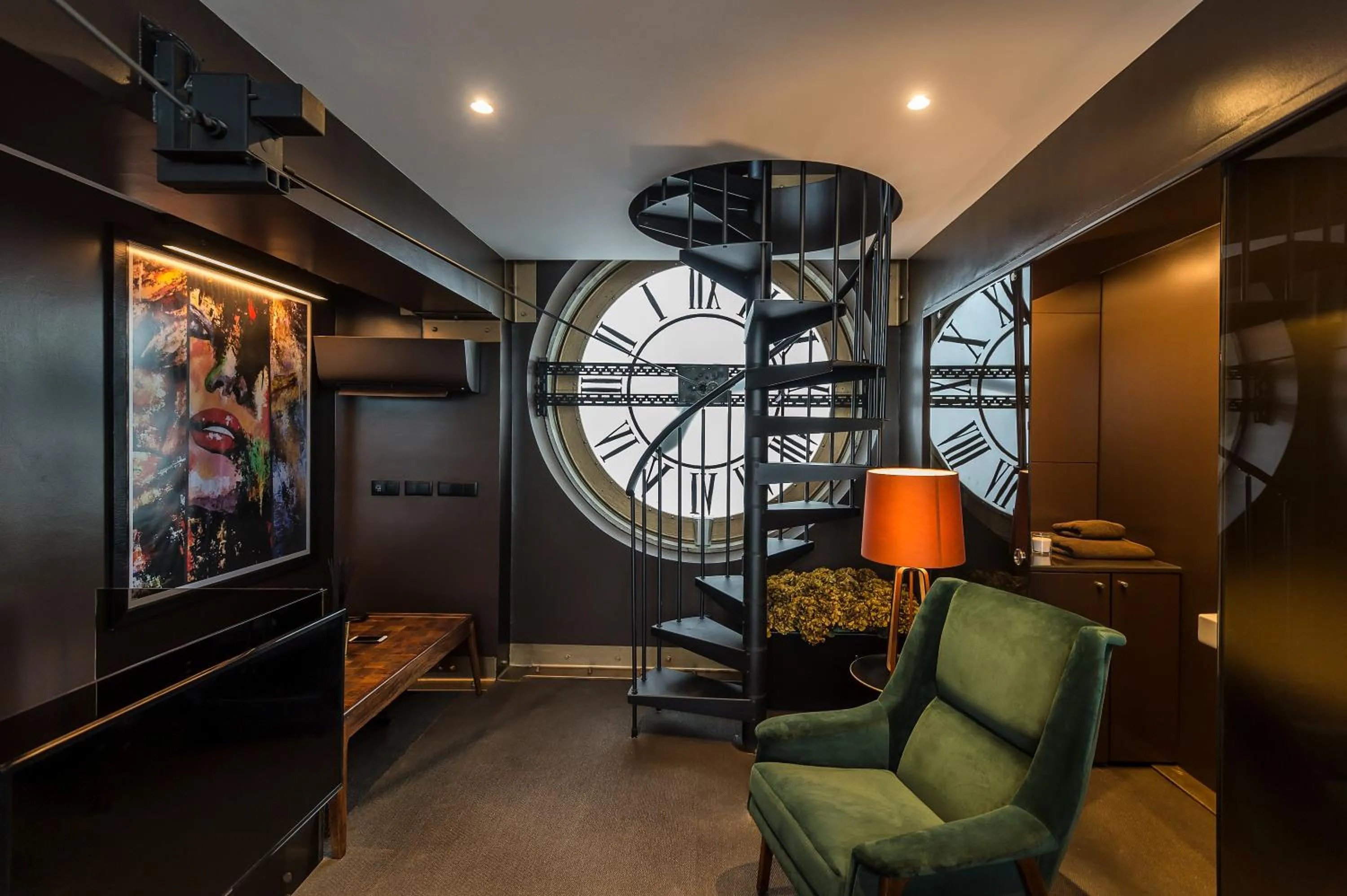 TV and multimedia in Lisbon Five Stars Apartments 8 Building