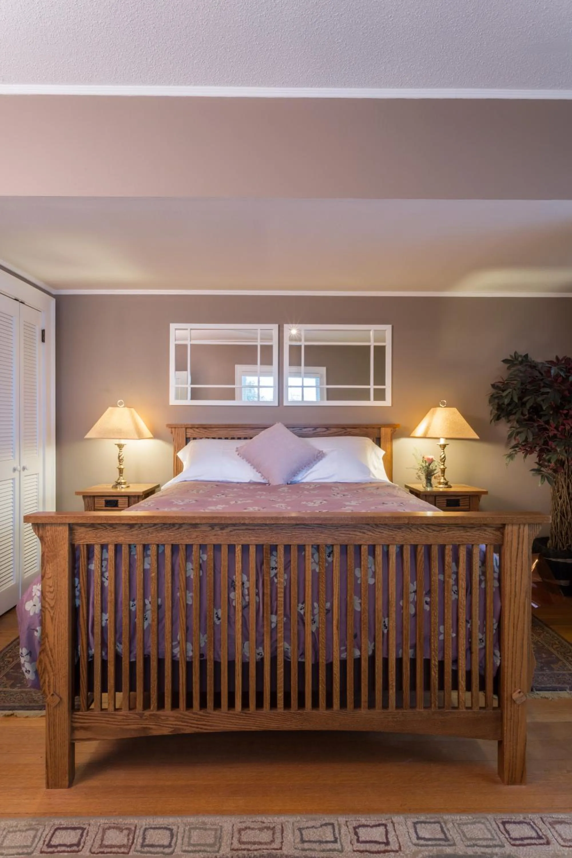 Bedroom, Bed in Stewart Inn