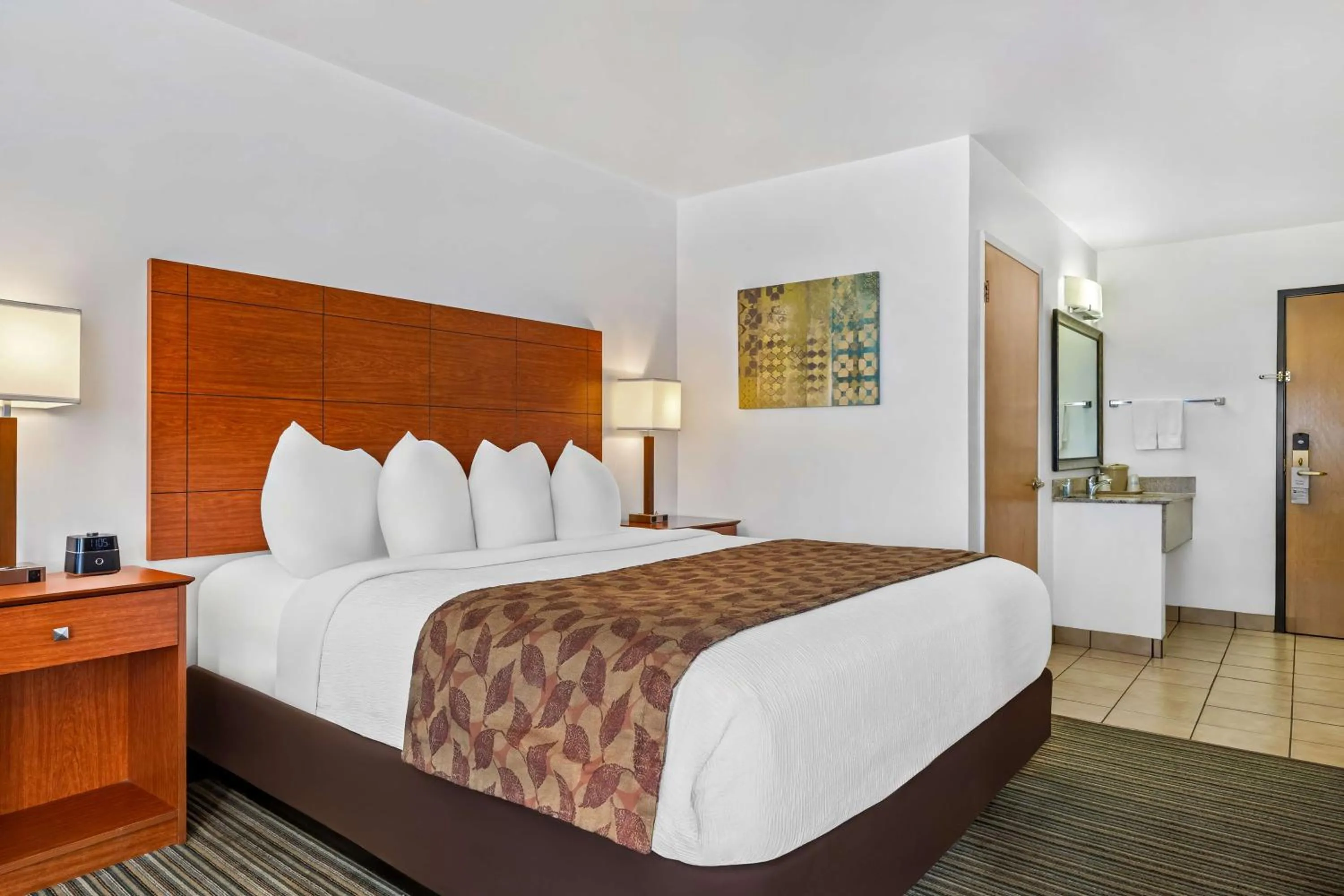 Photo of the whole room, Bed in Best Western Liberty Inn