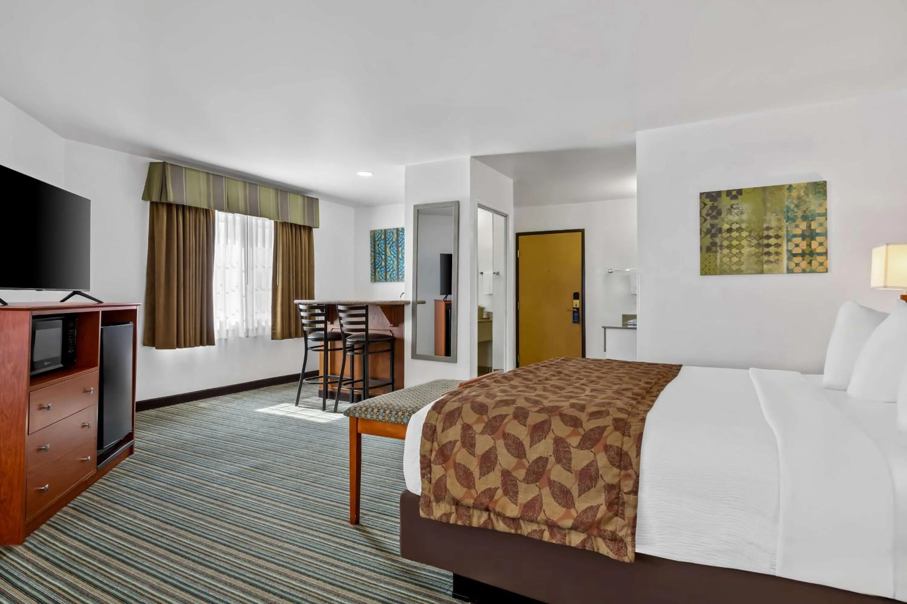 Photo of the whole room, Bed in Best Western Liberty Inn