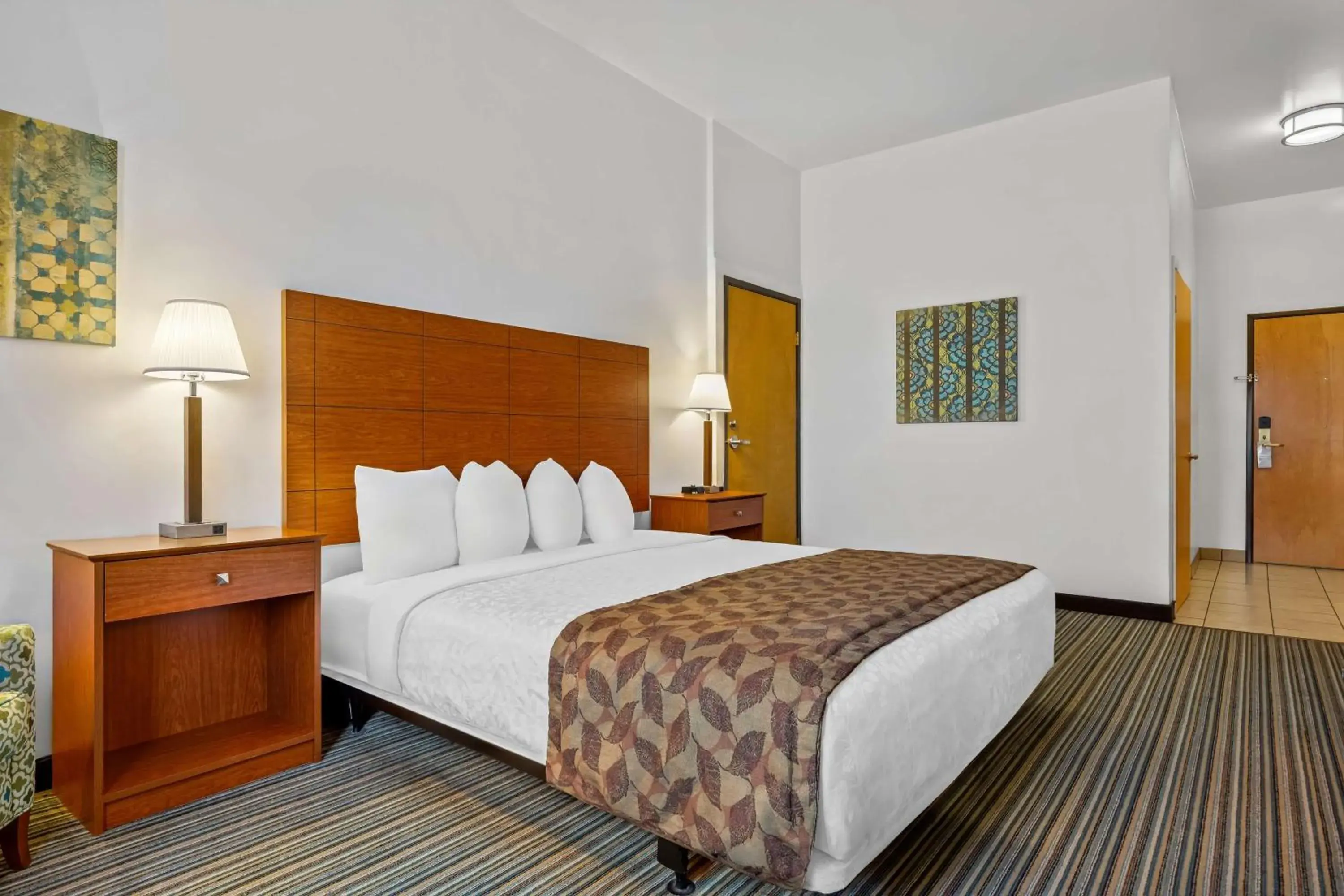 King Room with Roll-In Shower - Mobility Access in Best Western Liberty Inn King Room with Roll-In Shower - Mobility Access in Best Western Liberty Inn