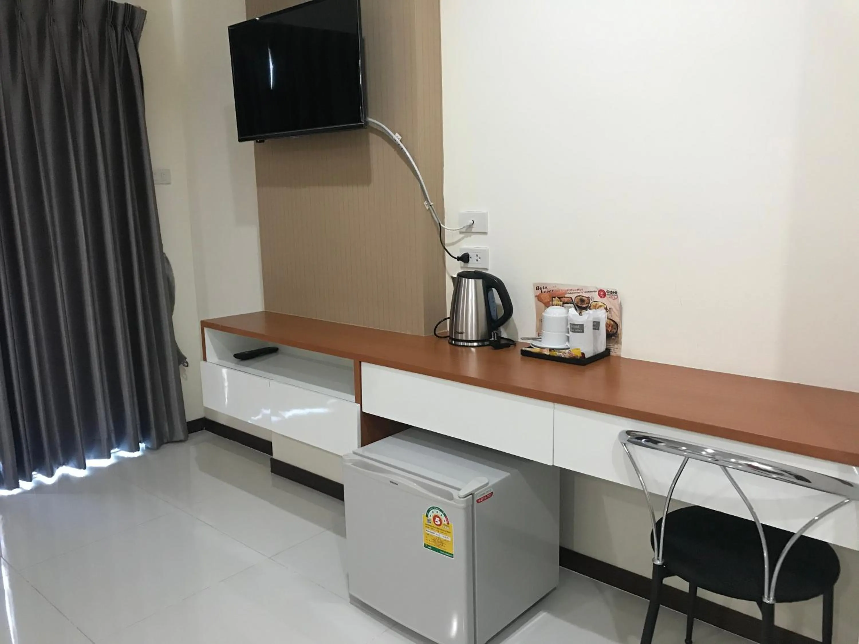 Photo of the whole room in TTT Hotel