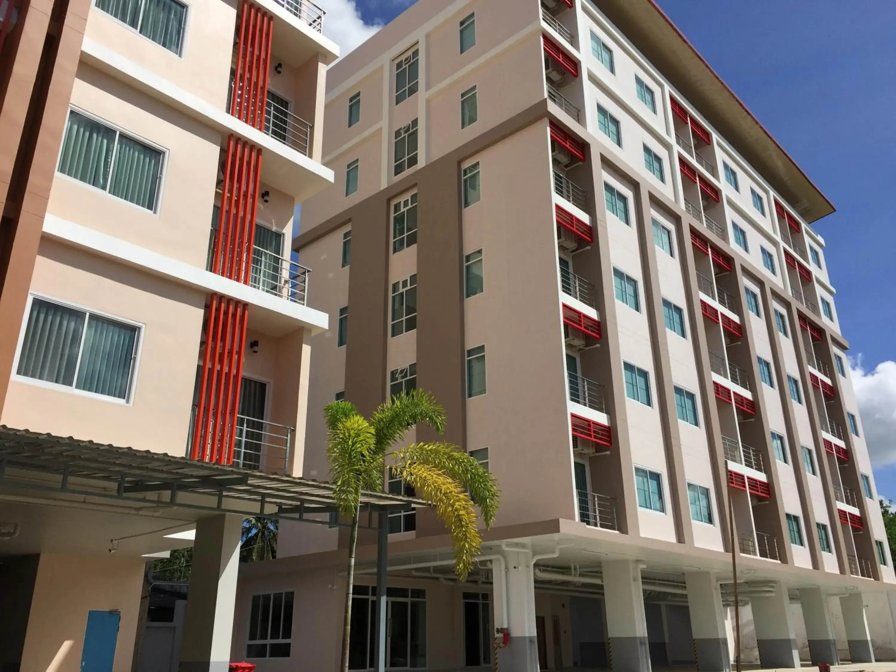 Facade/entrance in TTT Hotel Facade/entrance in TTT Hotel