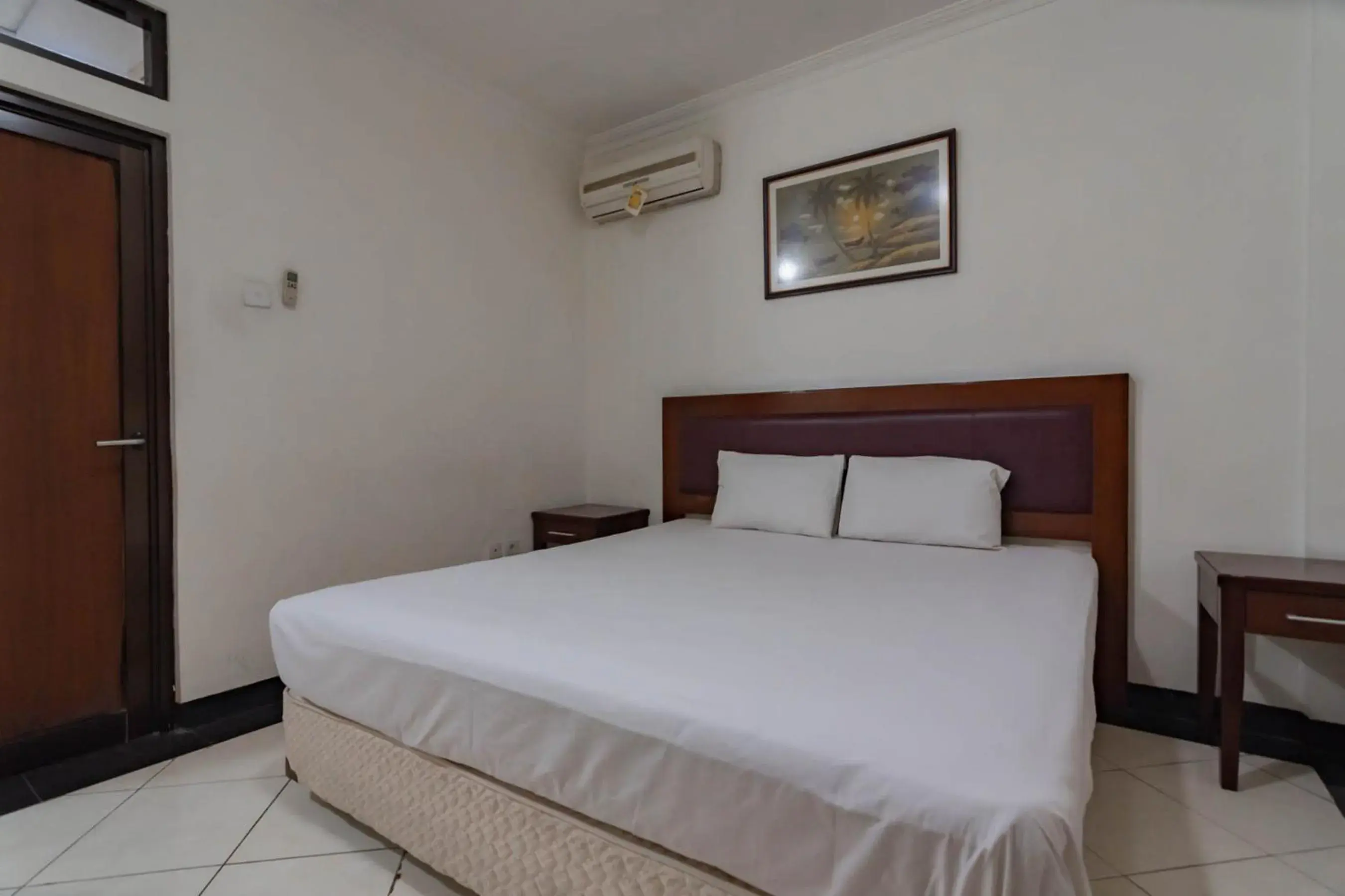 Bedroom, Bed in RedDoorz Plus at Buah Batu Bedroom, Bed in RedDoorz Plus at Buah Batu
