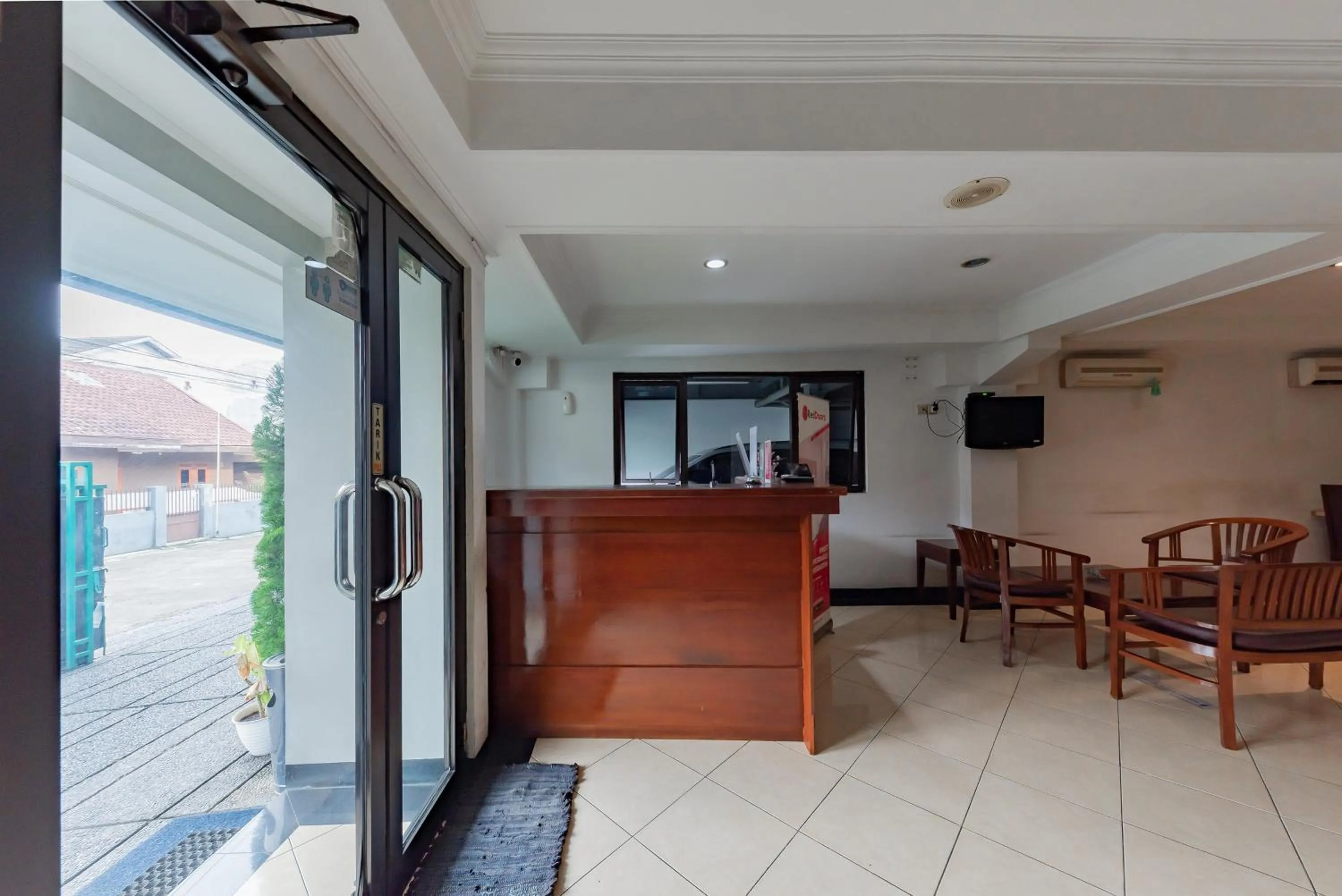 Lobby or reception in RedDoorz Plus at Buah Batu