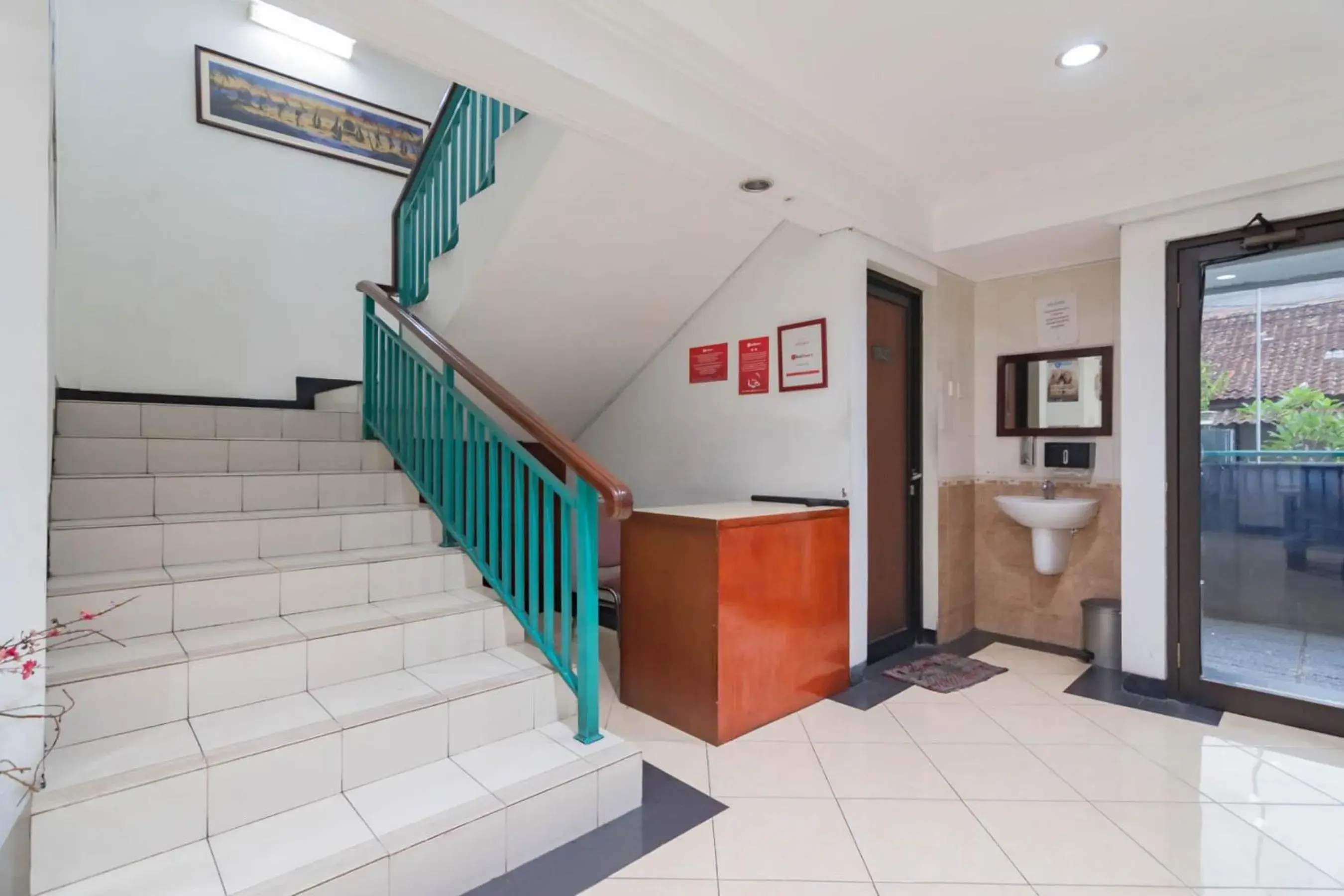 Lobby or reception in RedDoorz Plus at Buah Batu Lobby or reception in RedDoorz Plus at Buah Batu