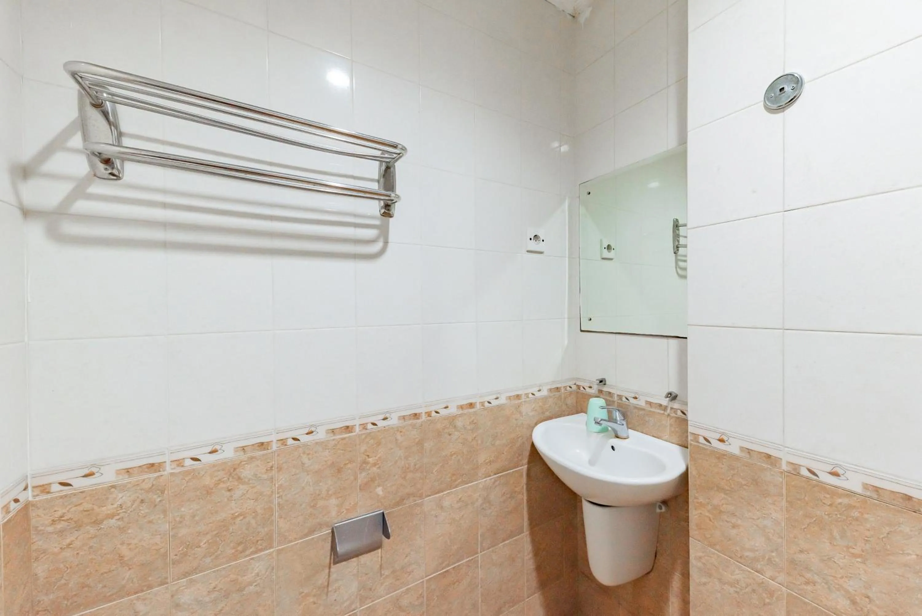 Bathroom in RedDoorz Plus at Buah Batu