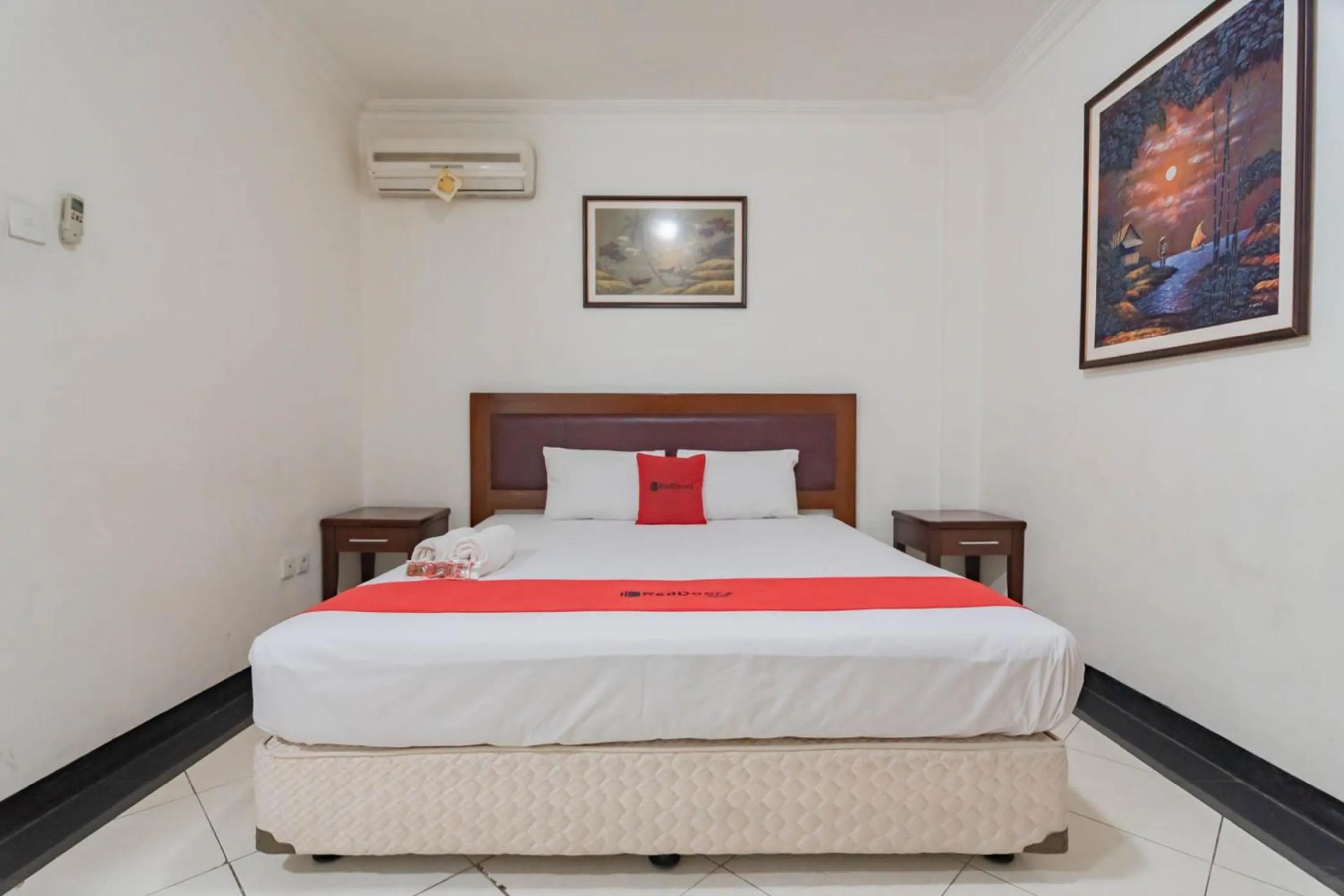 Bedroom, Bed in RedDoorz Plus at Buah Batu