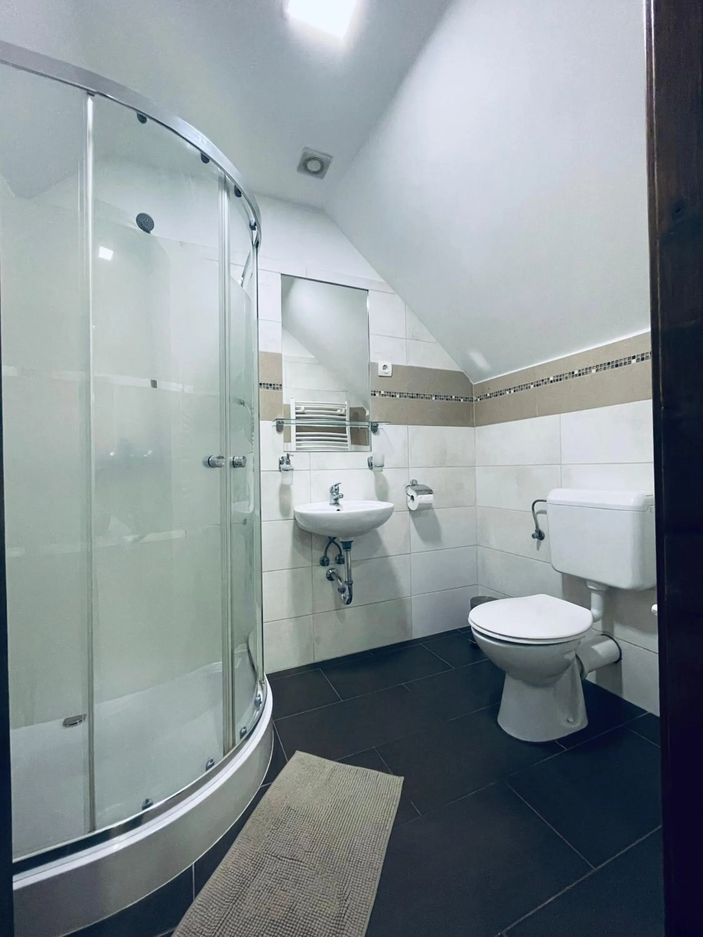 Property building in Thermal Apartman