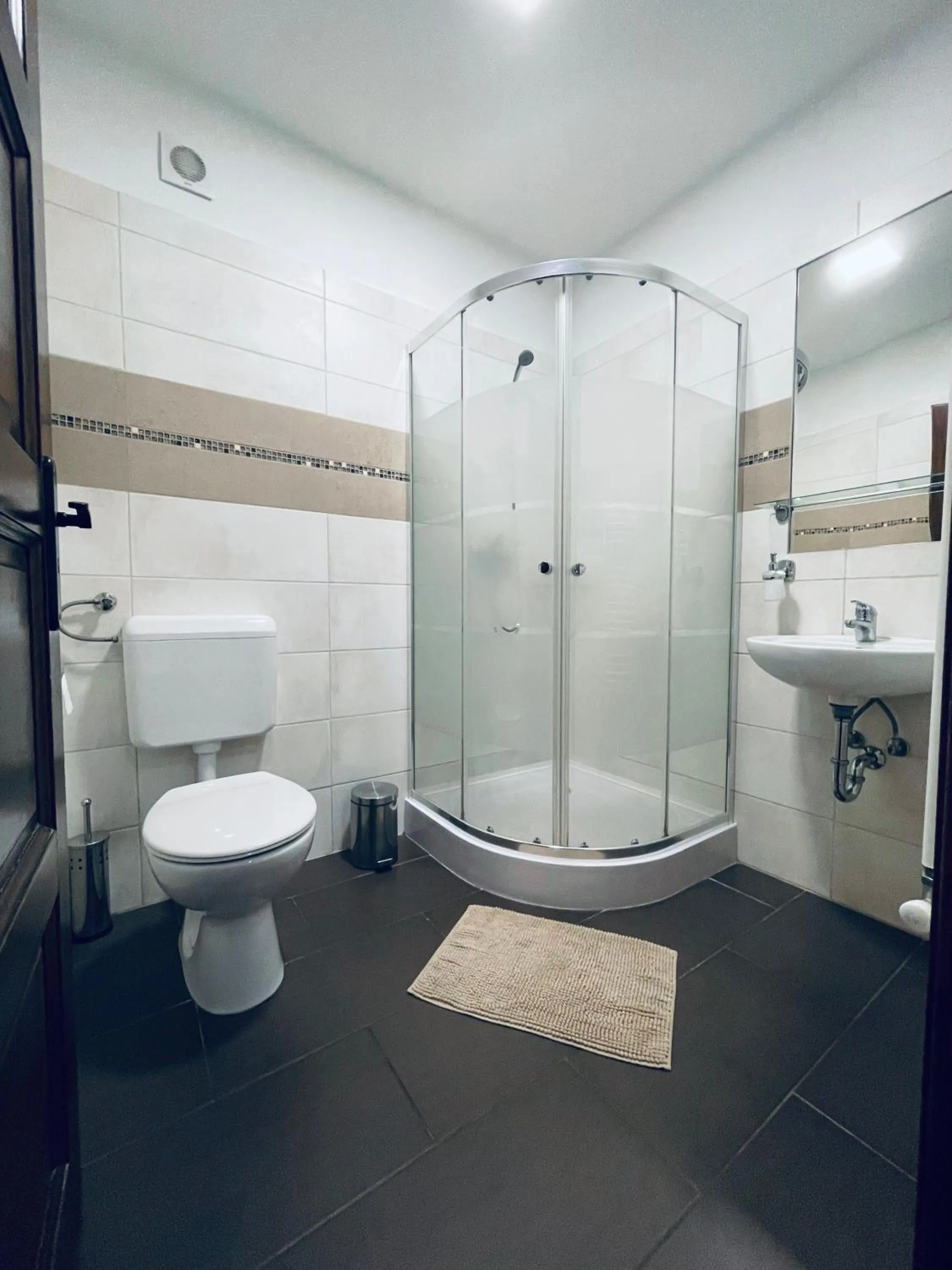 Property building in Thermal Apartman