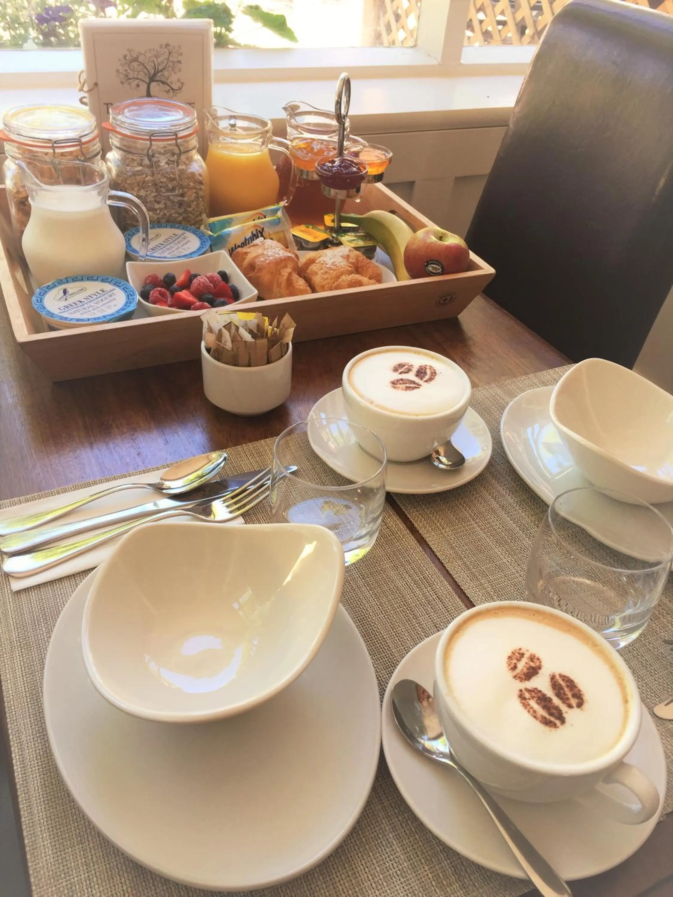 Continental breakfast in The Family Tree