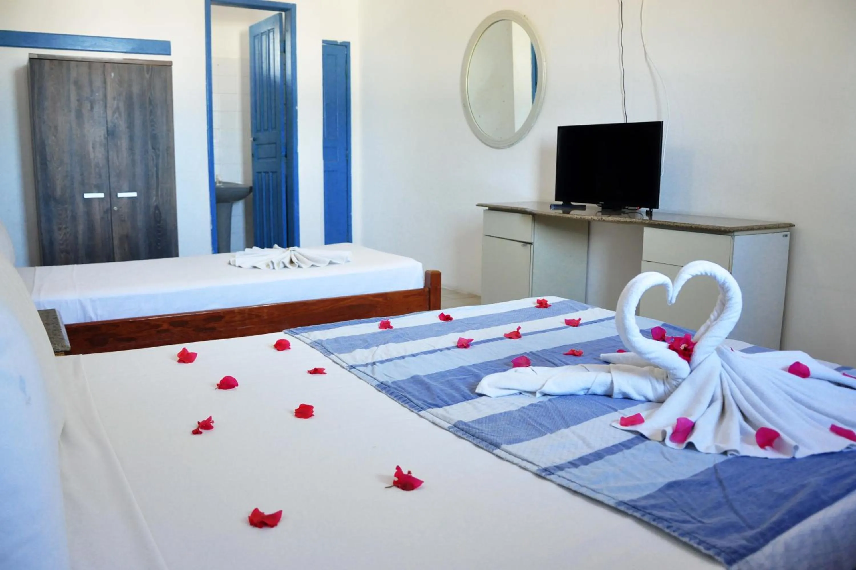 Photo of the whole room, Bed in La Suite Praia Hotel