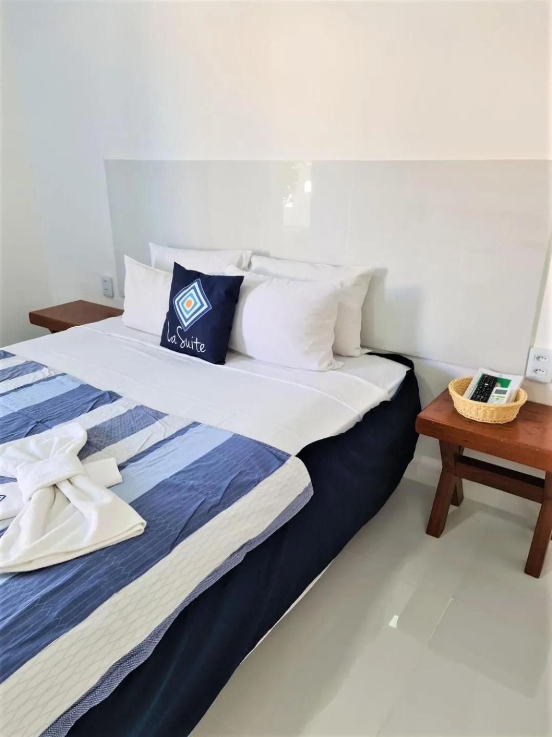 Bed in La Suite Praia Hotel