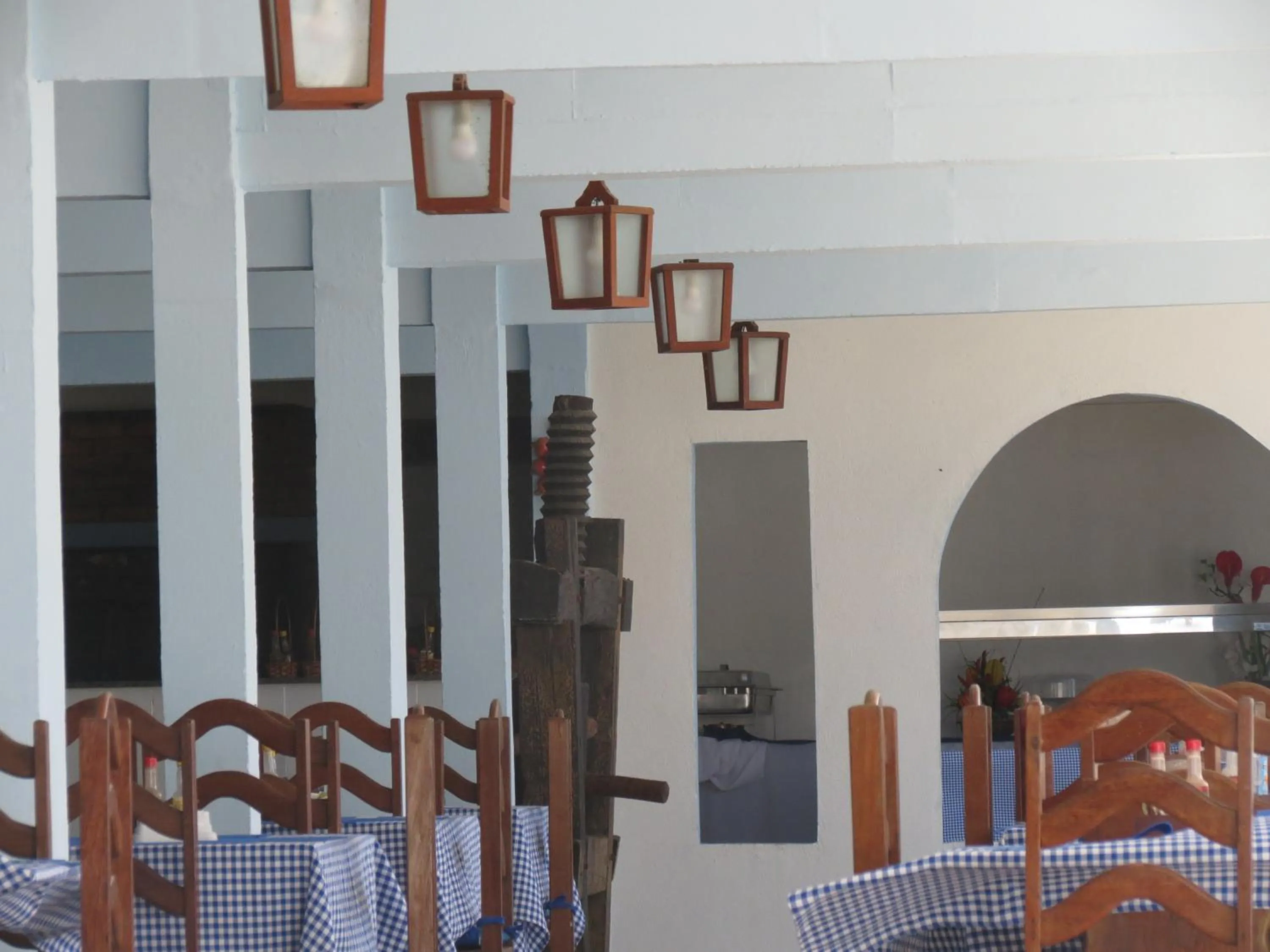 Restaurant/places to eat in La Suite Praia Hotel