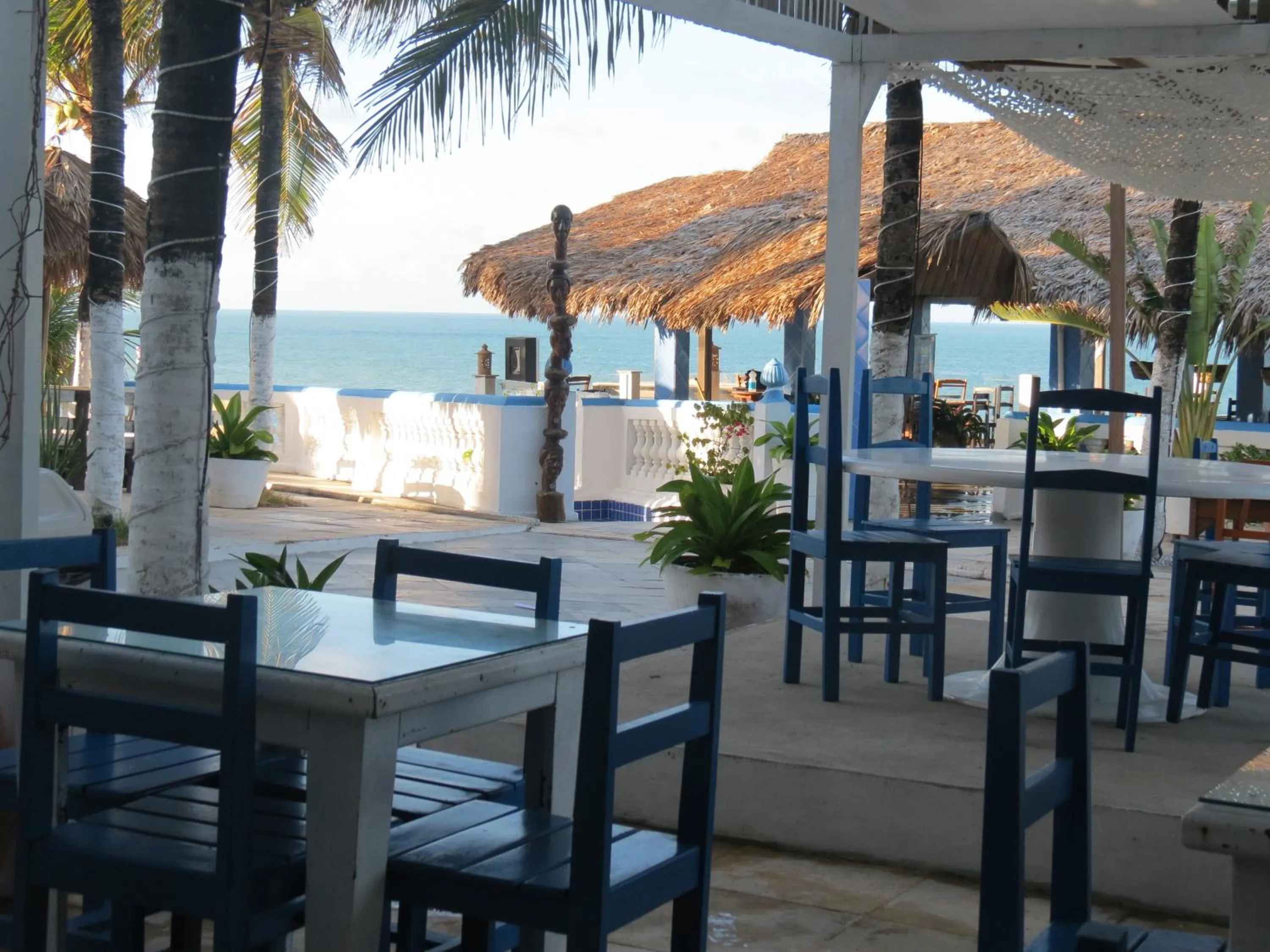 Restaurant/places to eat in La Suite Praia Hotel