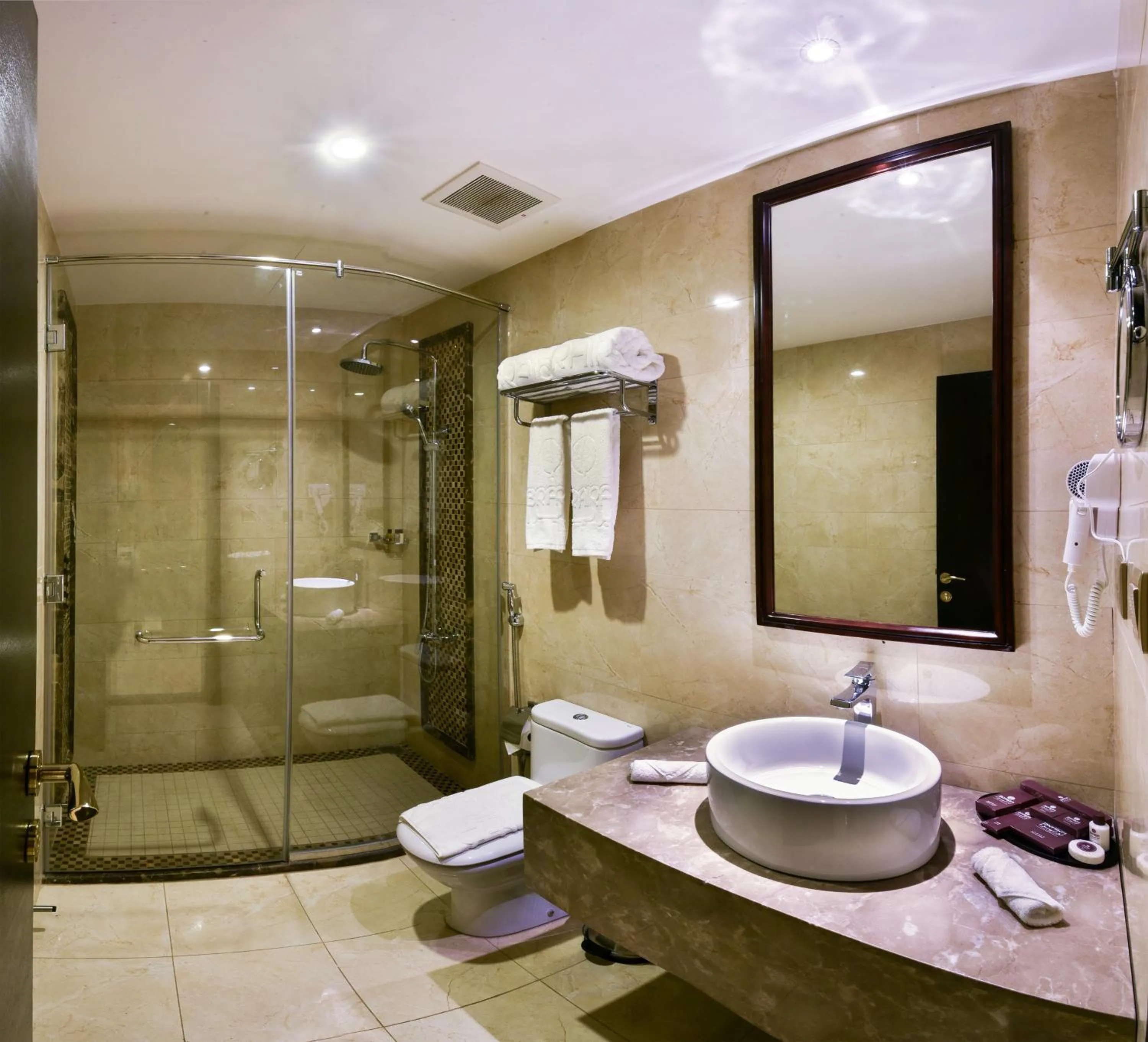 Shower in Braira Al Azizya Hotel & Resort