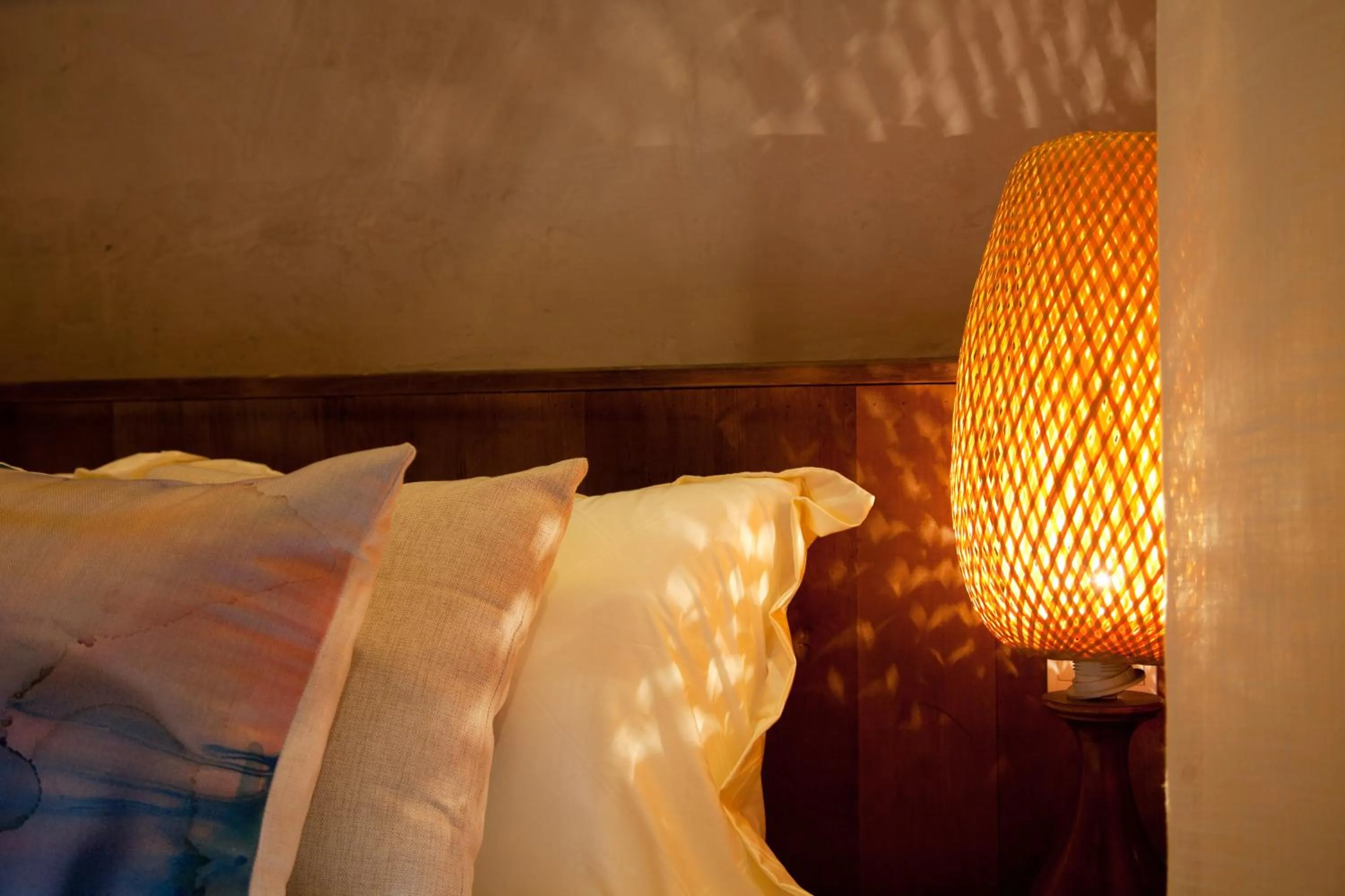 Bed in WuYuan QiYe YanXiang Guesthouse